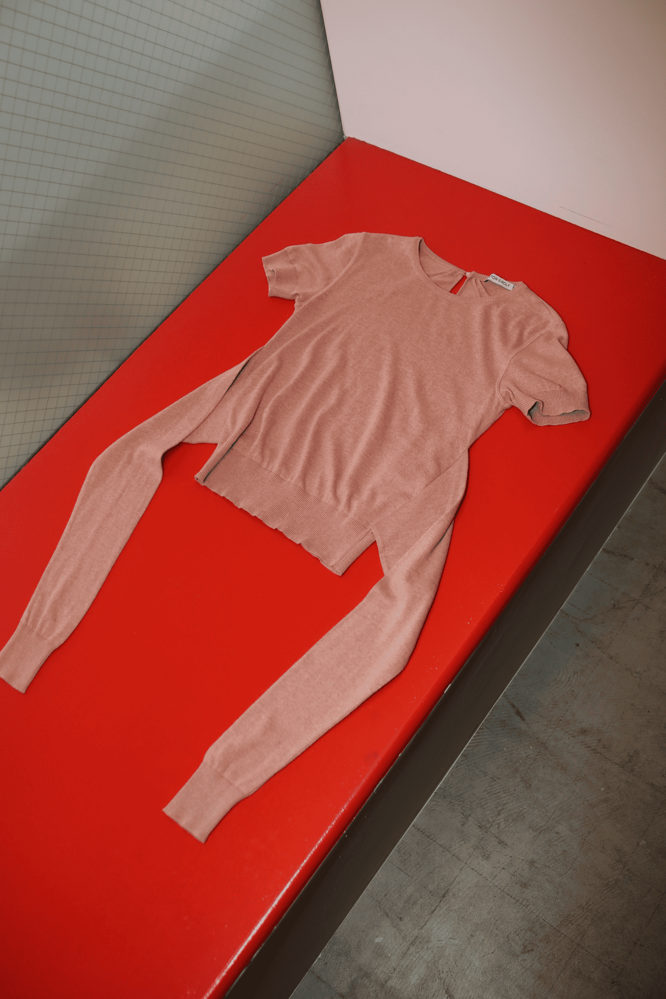 2004 VICTOR & ROLF / SHORT SLEEVE KNIT WITH LONG SLEEVES