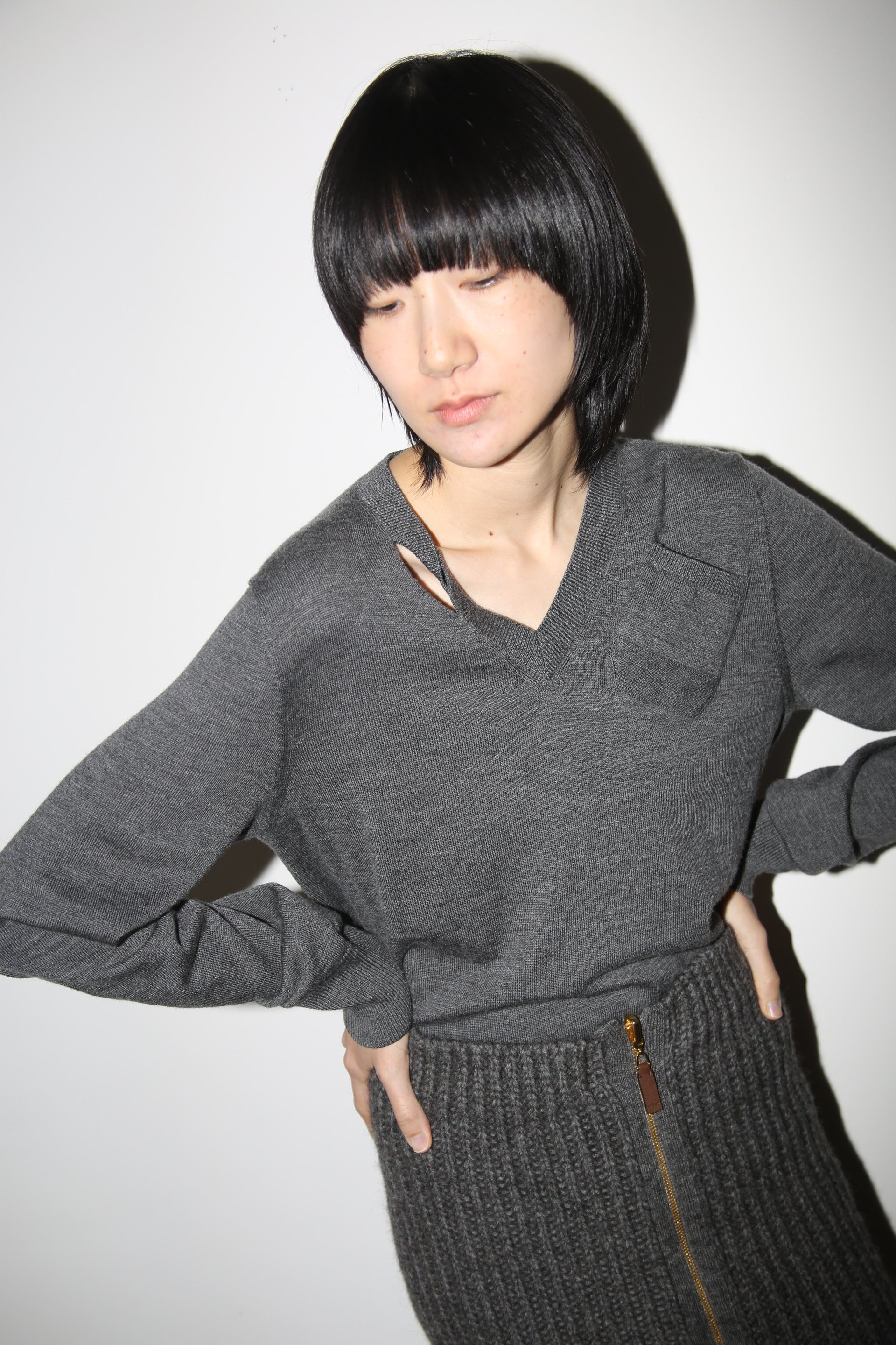 2005 Kris Van Assche / V-NECK WOOL SWEATER WITH SLIT AND TWIST