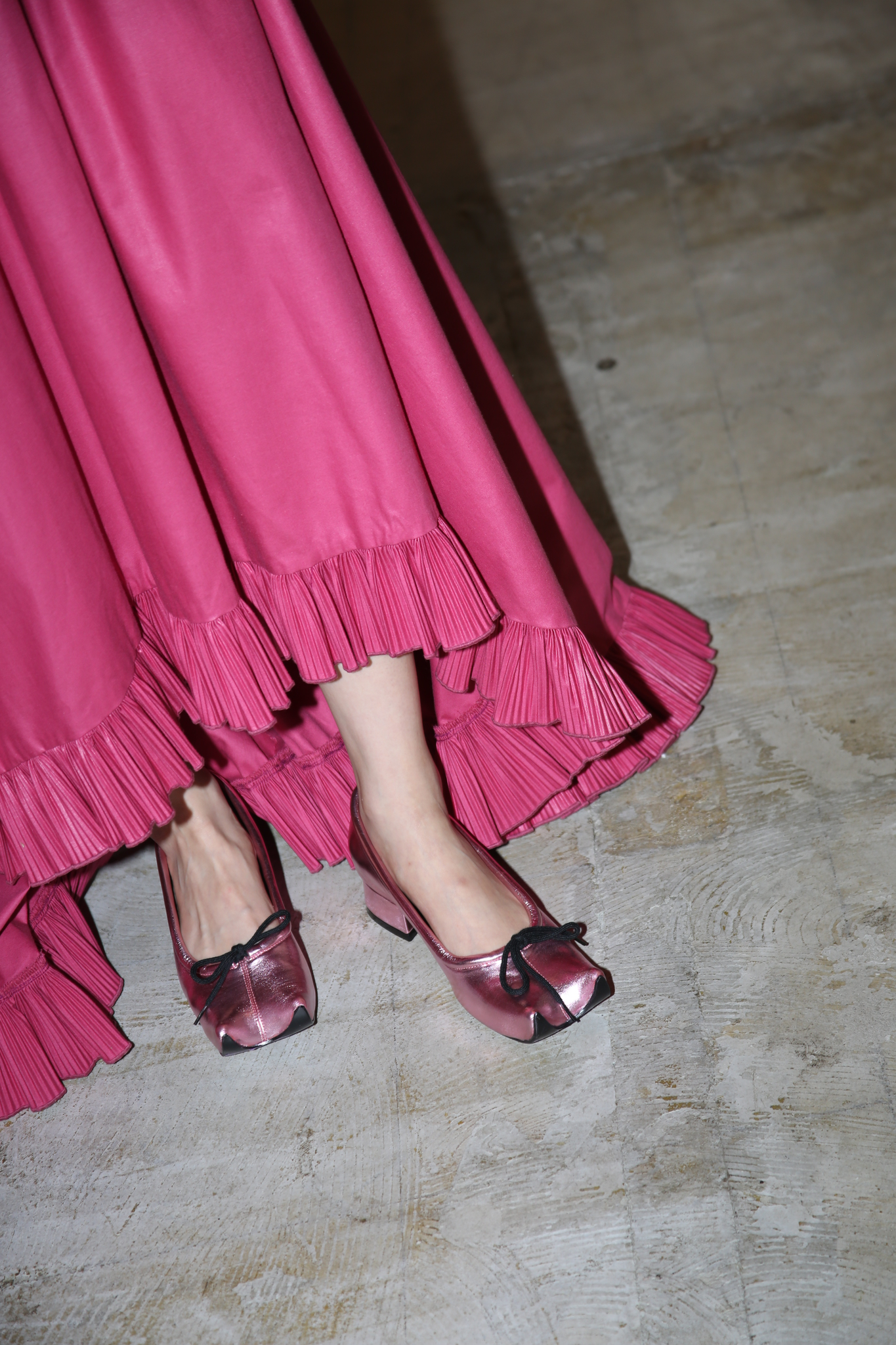 1970 VICTOR COSTA / COTTON FRILL MAXI SKIRT IN FUCHIA