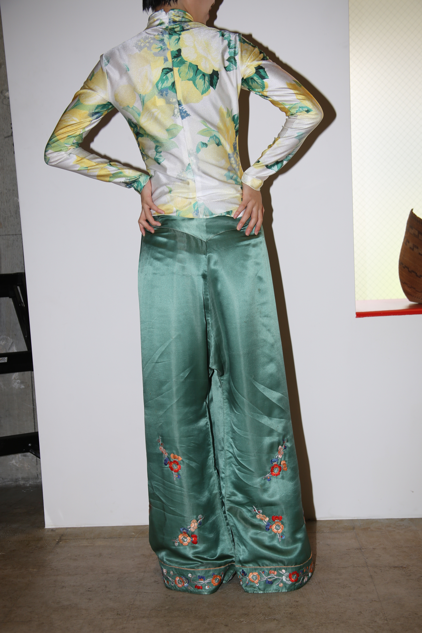 1920 VINTAGE / HAND EMBROIDERY LOUNGE PANTS IN SILK