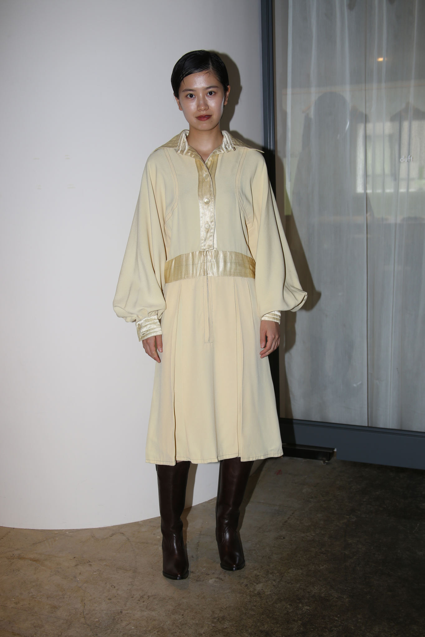 1970 JEAN VARON / VOLUME SLEEVE DRESS IN MOSS CREPE