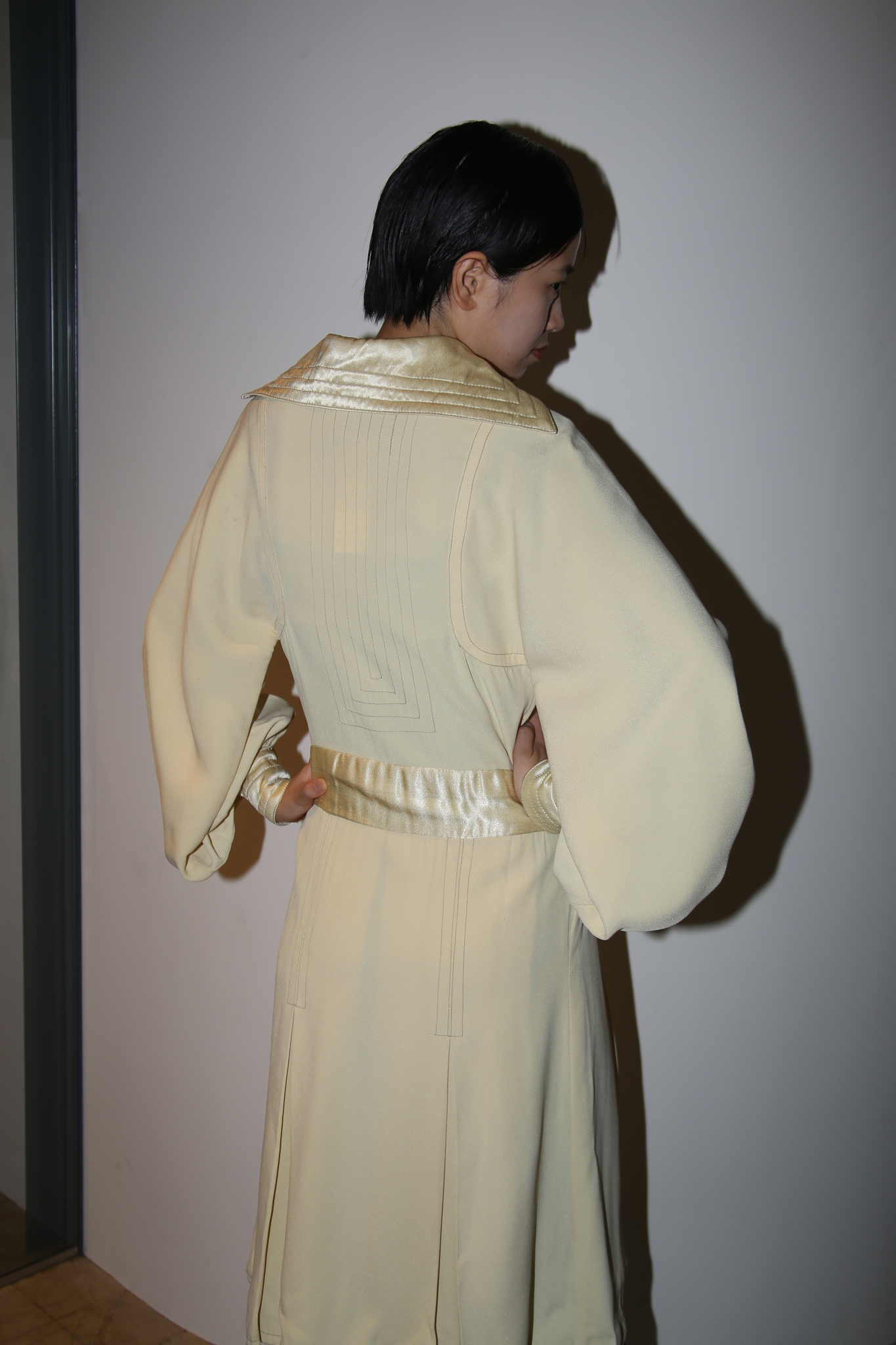 1970 JEAN VARON / VOLUME SLEEVE DRESS IN MOSS CREPE
