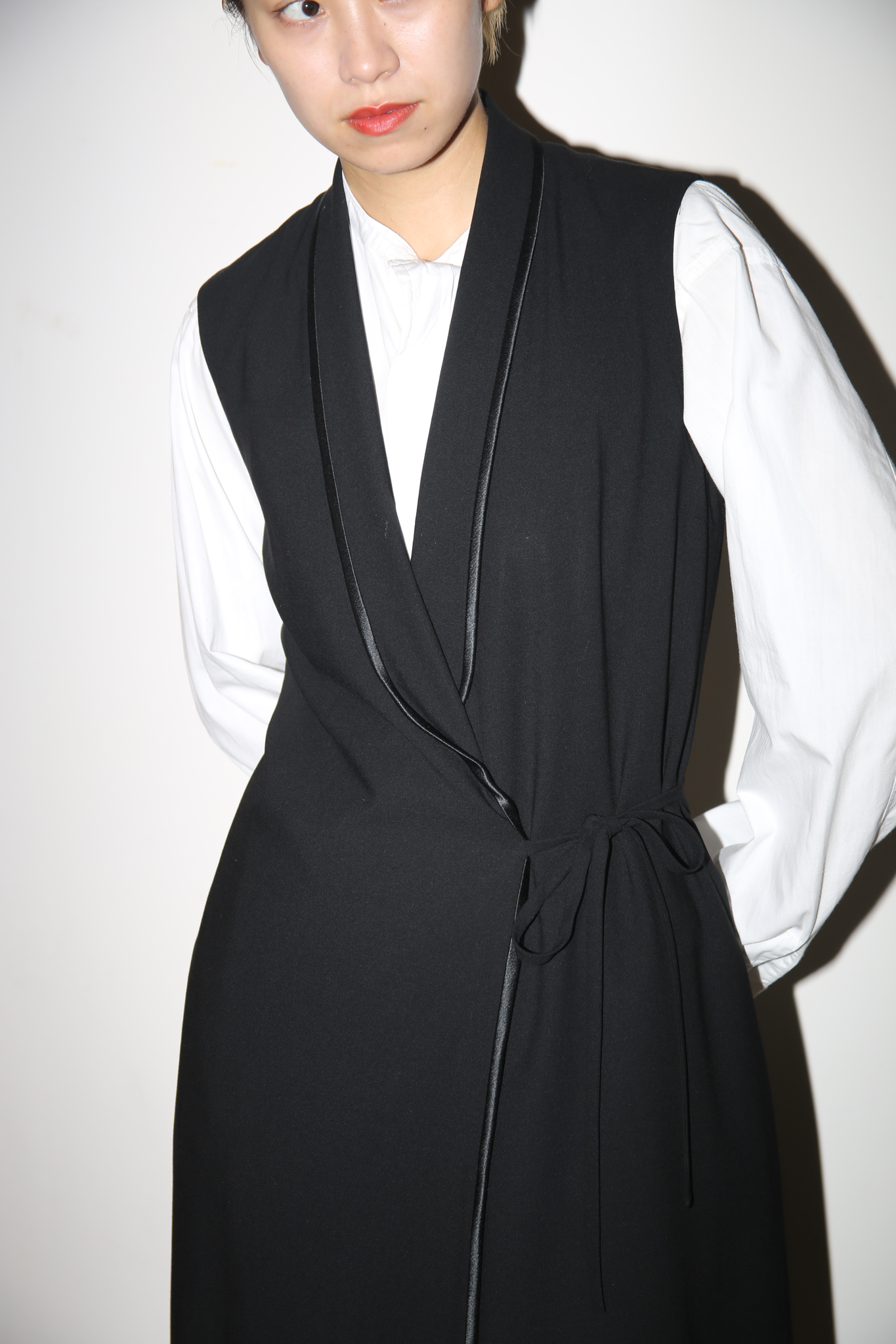 2007 MAISON MARTIN MARGIELA / SLEEVELESS SMOKING WRAP DRESS IN SILK WOOL CREPE