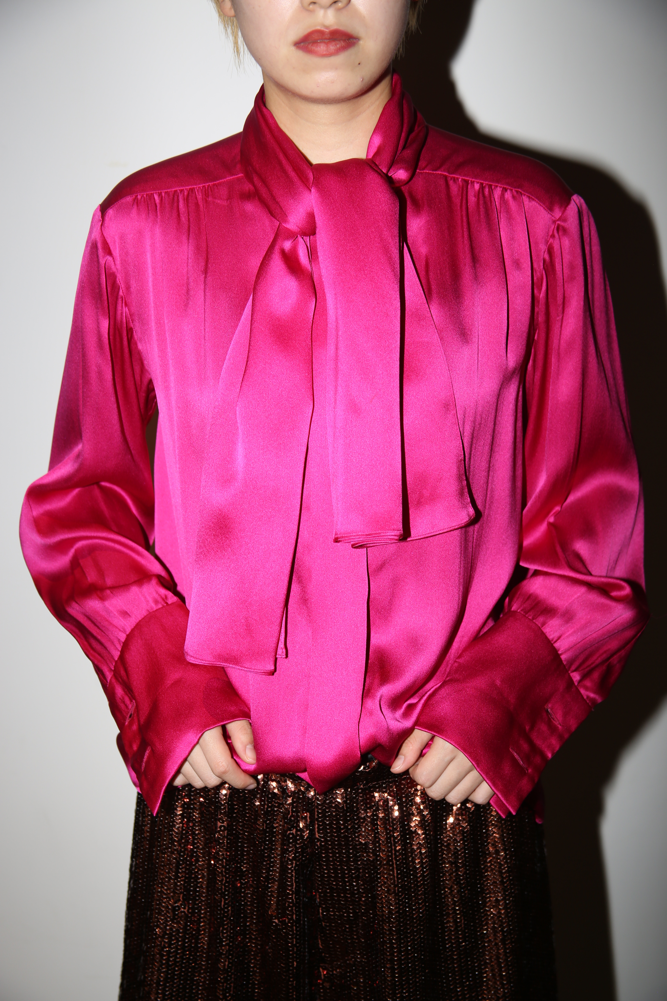 1980 YVESSAINTLAURENT / SILK BLOUSE WITH BIG TIE COLLAR