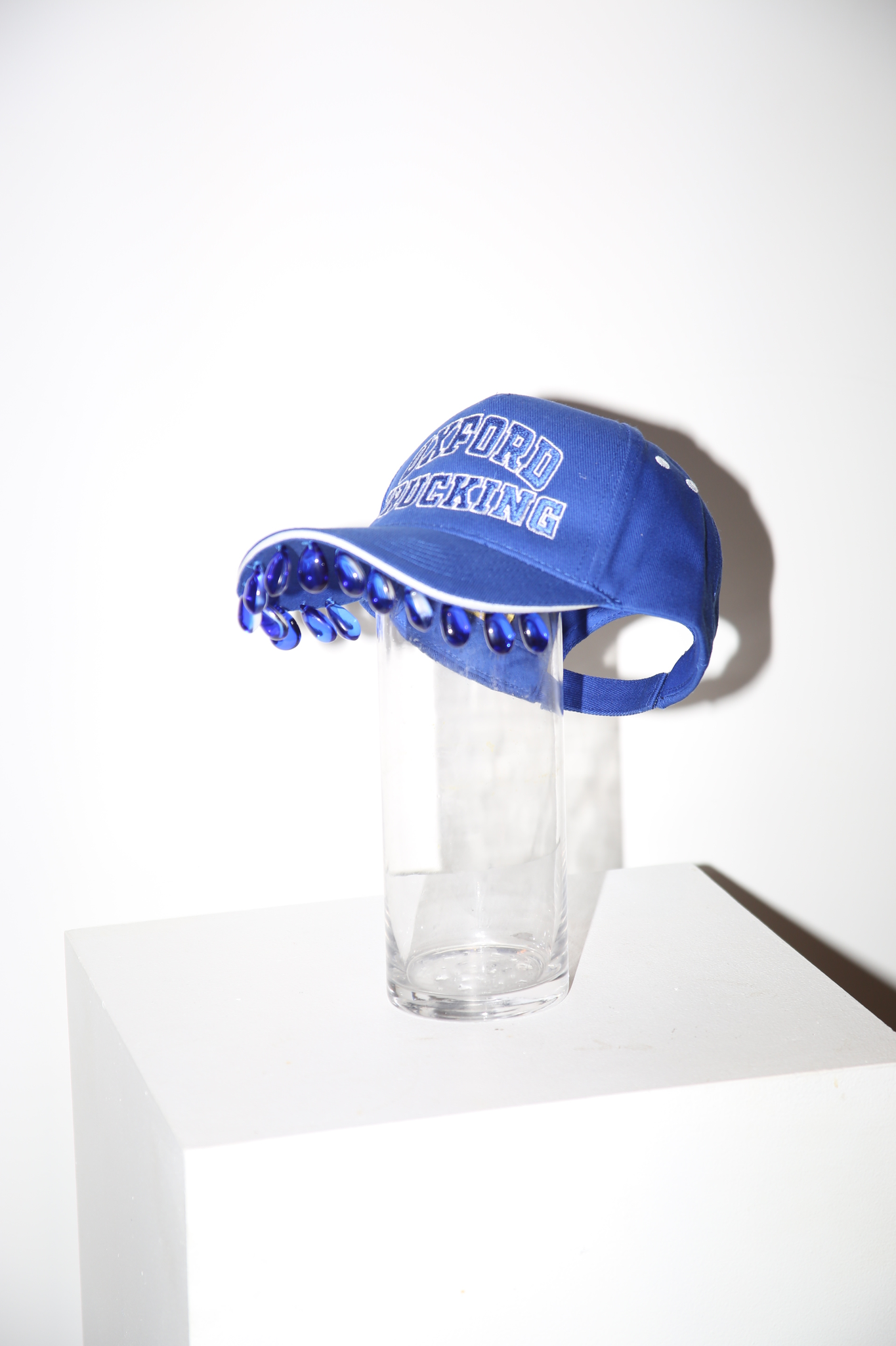 ELLA DOUGLAS / Oxford Trucking Bead Hat IN BLUE