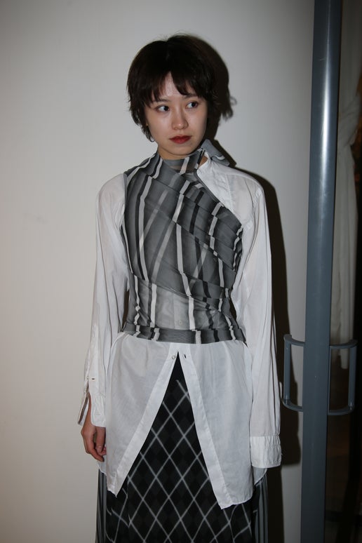PAULA CANOVAS DEL VAS キャミソール PAULA CANOVAS DEL VAS / SLEEVELESS MESH TOP IN GREY – fernweh