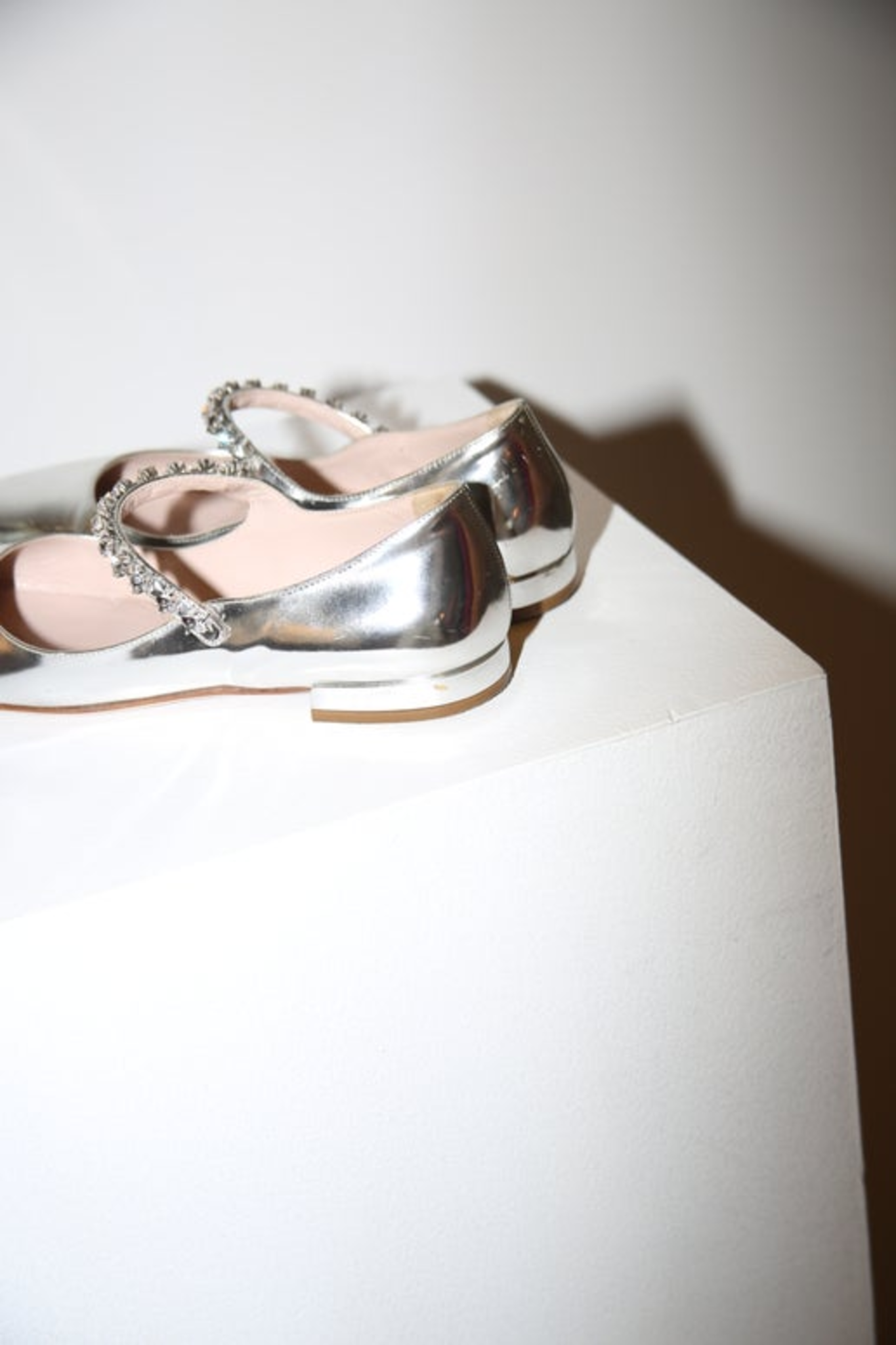 MIU MIU / BIJOU STRAP FLAT SHOES IN SILVER