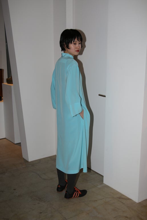 1980 PENTHOUSE GALLERY / STAND NECK SHIRT DRESS IN SOLID BLUE