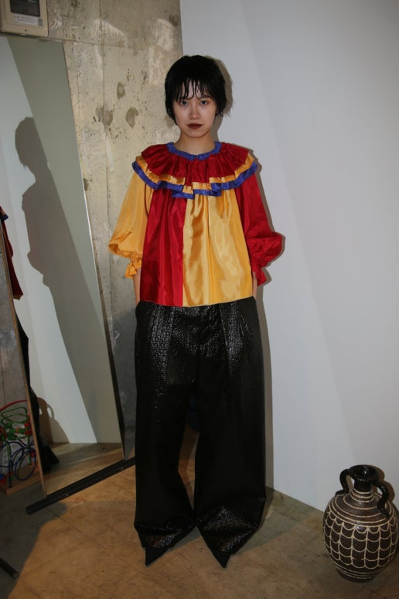 1960 VINTAGE / PIELLOT SATIN RAFFLE BLOUSE