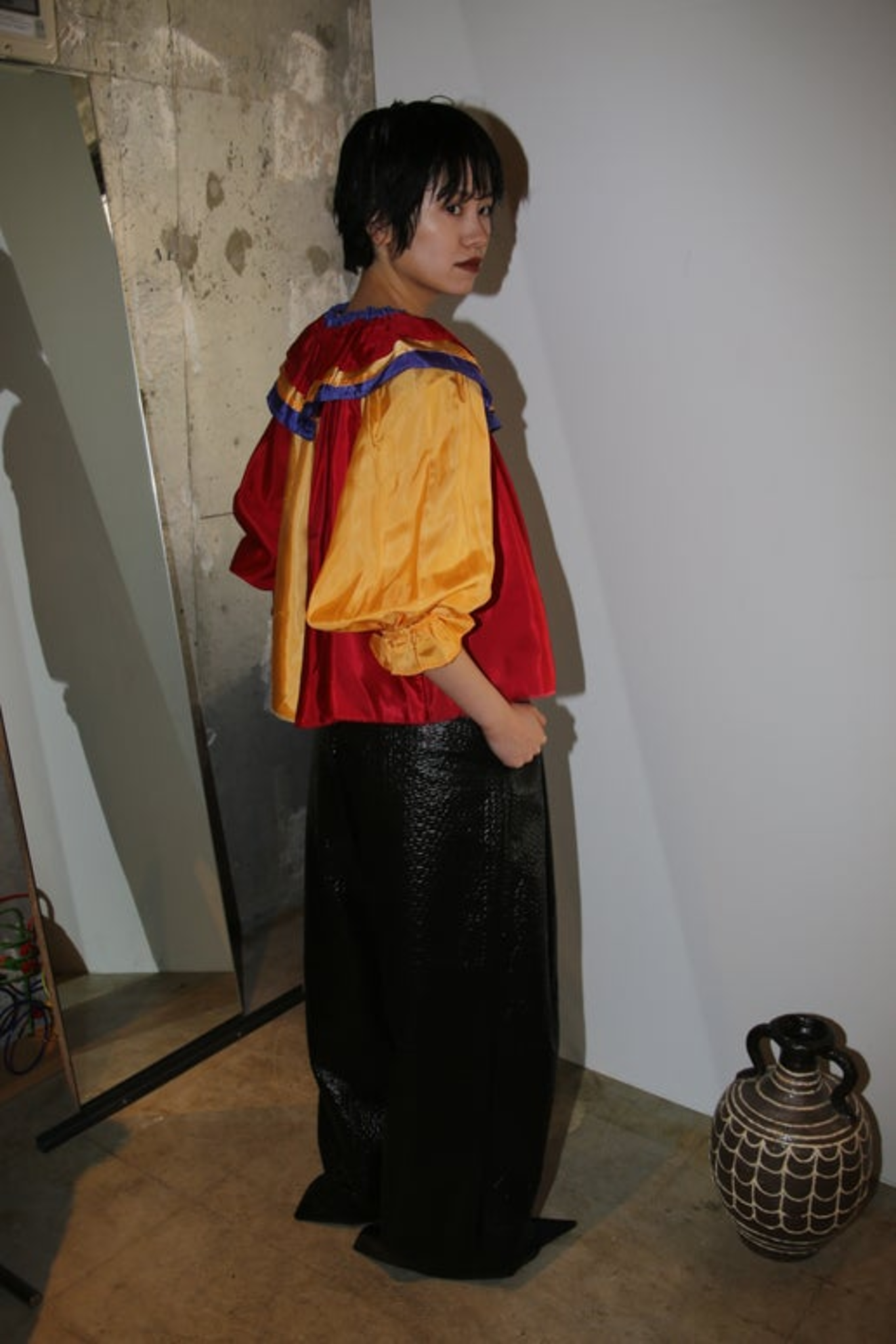 1960 VINTAGE / PIELLOT SATIN RAFFLE BLOUSE