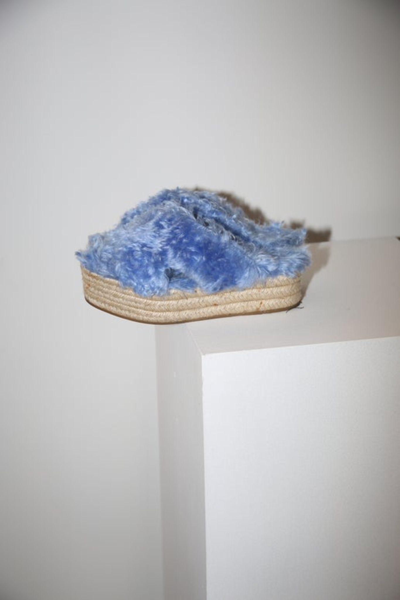 MIU MIU / PLAT FORM SANDAL IN LUMBS FUR