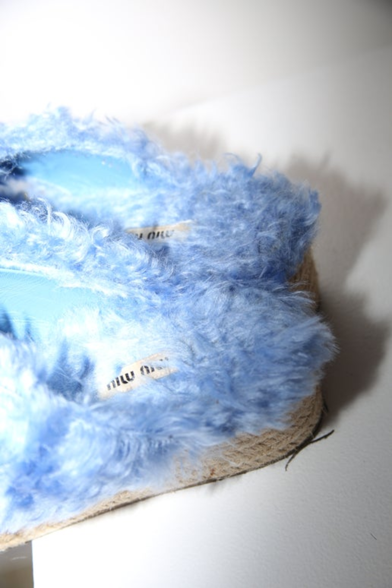 MIU MIU / PLAT FORM SANDAL IN LUMBS FUR