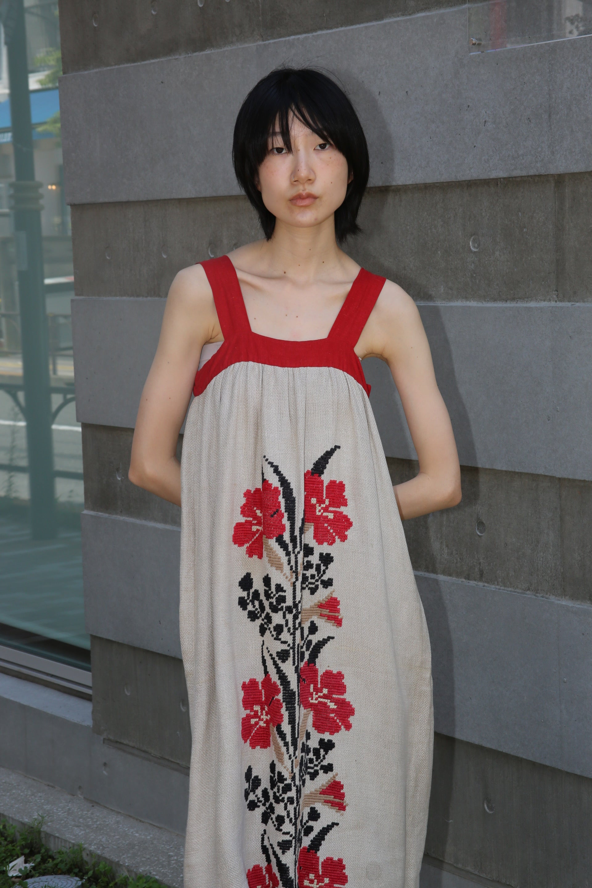 1950 VINTAGE / RUSSIAN HAND EMBROIDERY LINEN DRESS