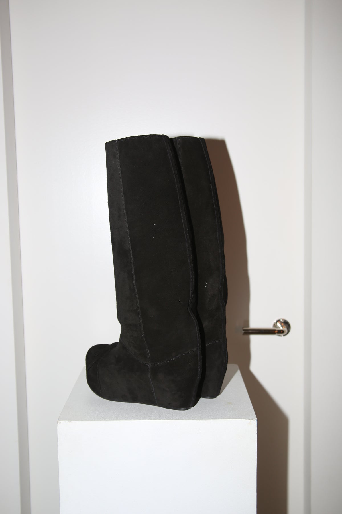 LAURA ANDRASCHKO / RIDING BOOT BALLERINA TOE BLACK SUEDE