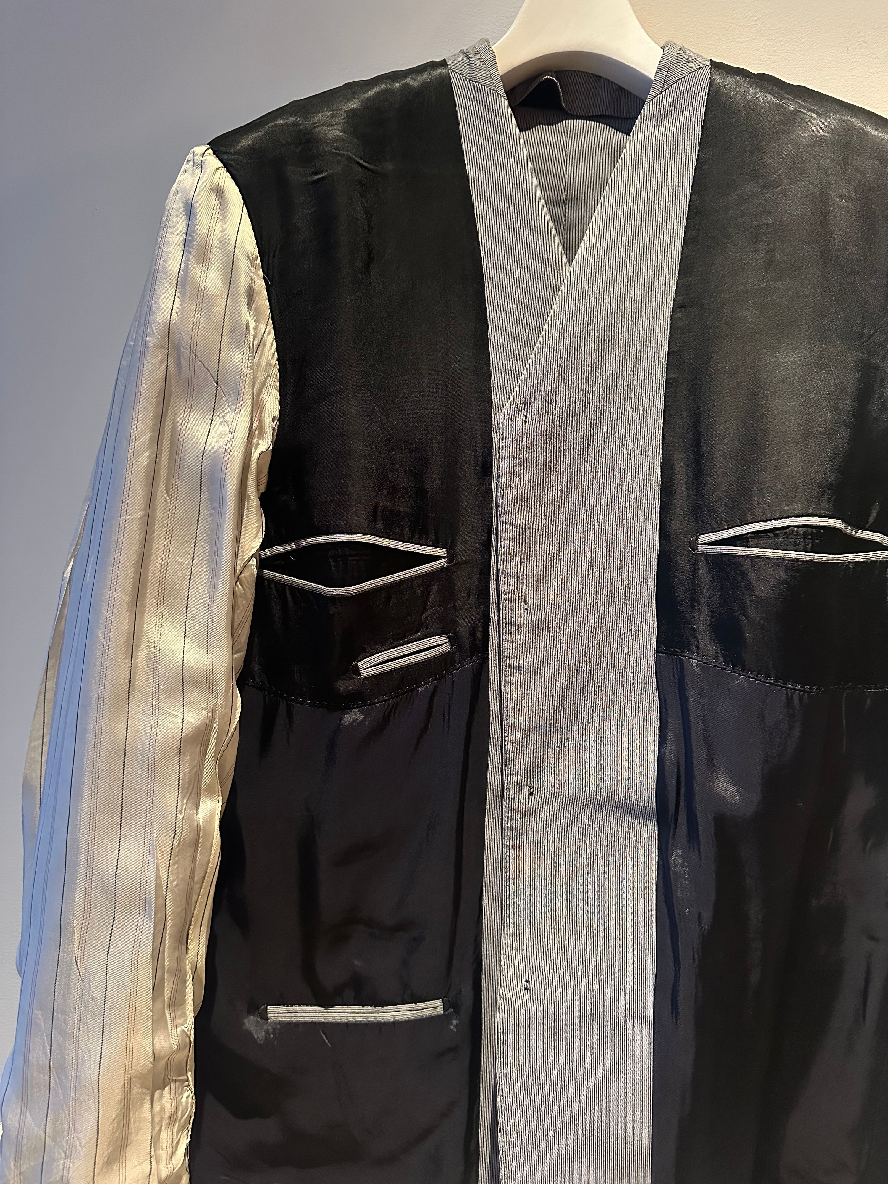 1990 DRIES VAN NOTEN / COTTN TAILORED SUIT IN LIGHT GREY : SIZE50