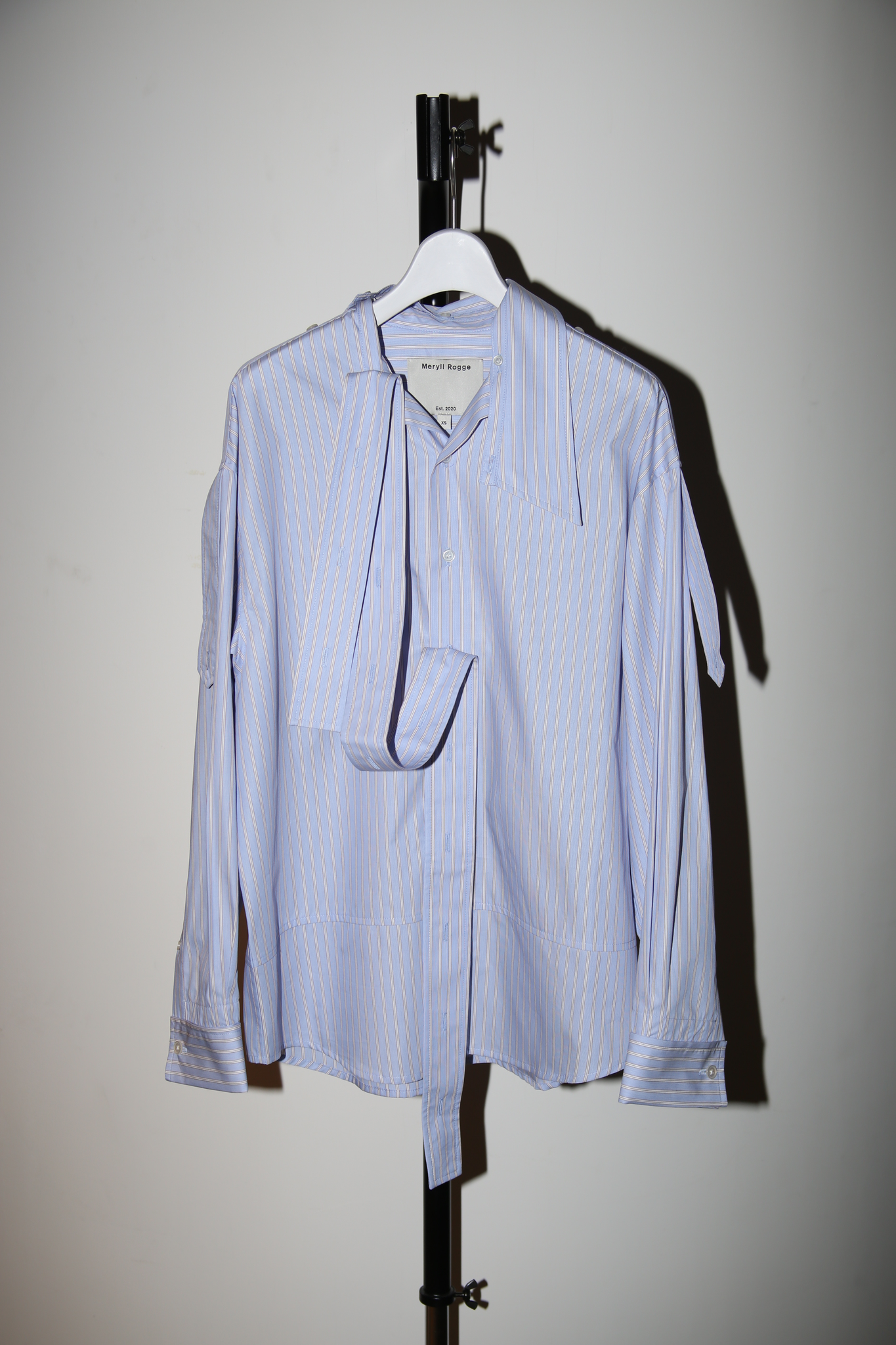 MERYLL ROGGE / DECONSTRACTED SHIRT IN PALE BLUE STRIPE