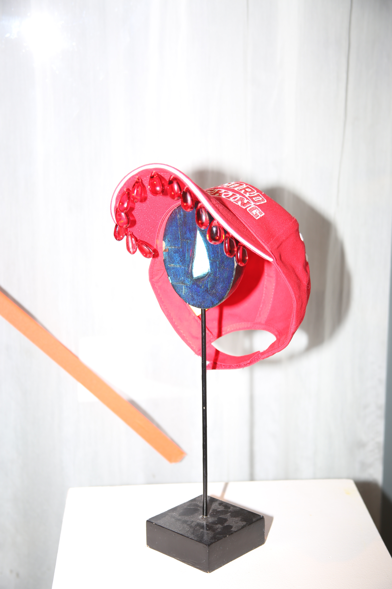 ELLA DOUGLAS / Oxford Trucking Bead Hat IN RED