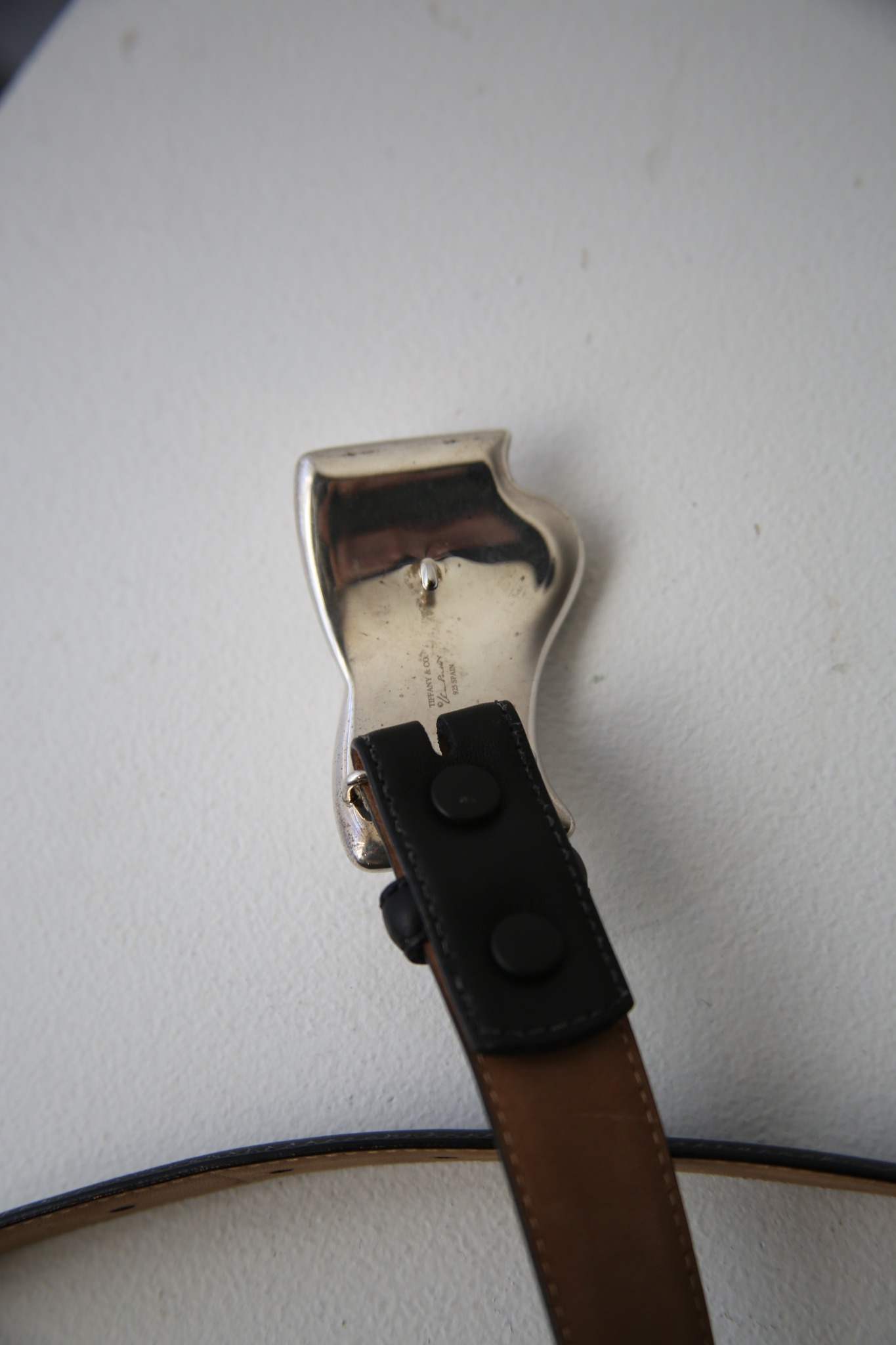 ELSA PERETTI FOR TIFANY / ORGANIC SHAPE SQUARE BUCKLE LEATHER BELT IN BLACK