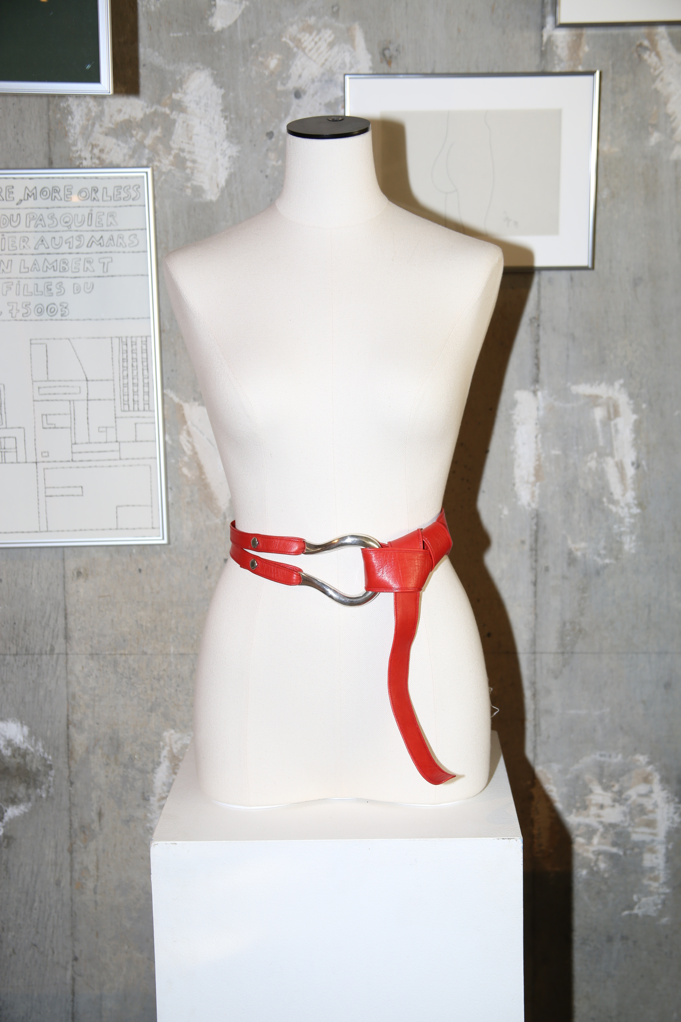 1974- ELSA PERETTI FOR TIFFANY / HORSE SHOE BUCKLE TWIN LEATHER BELT IN RED