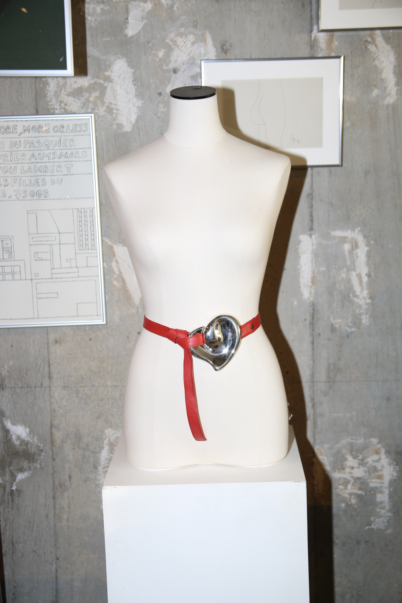 1978 ELSA PERETTI FOR TIFFANY / HUGE HART SCULPTURE BUCKLE LEATHER BELT IN RED