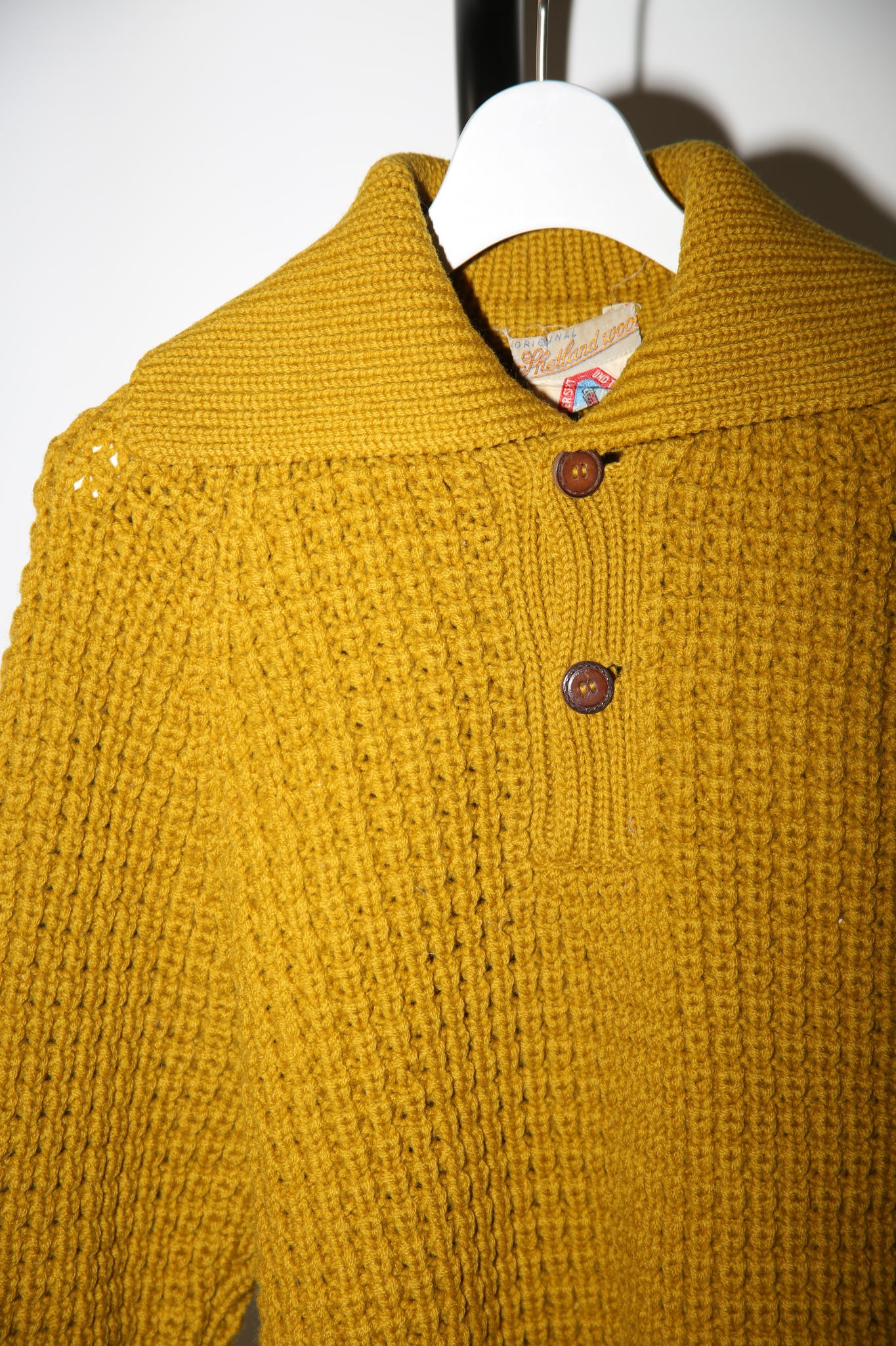 1950 VINTAGE / LOW GAUGE WOOL KNIT POLO IN MUSTERED