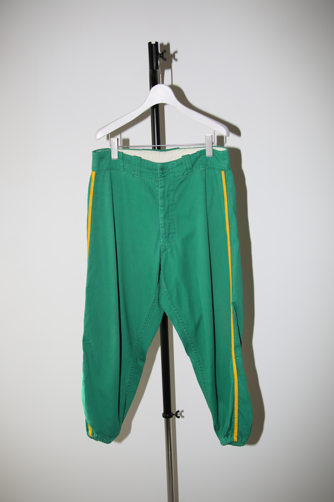 1950 VINTAGE/ BASE BALL CROPPED TROUSER IN GREEN