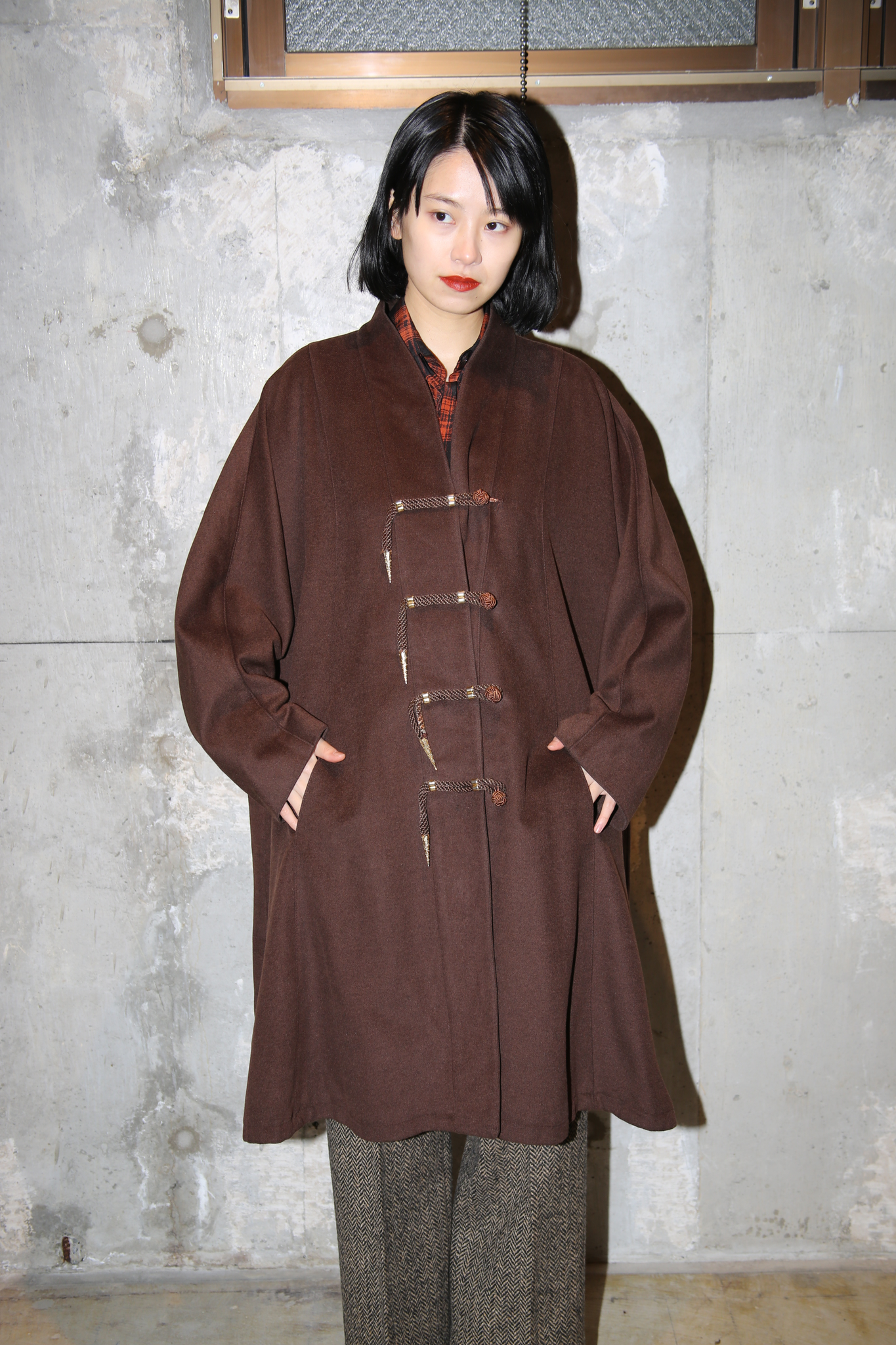 1980 VINTAGE / CASHMERE WOOL DUFFLE COAT WITH SCULPTURE TOGLE