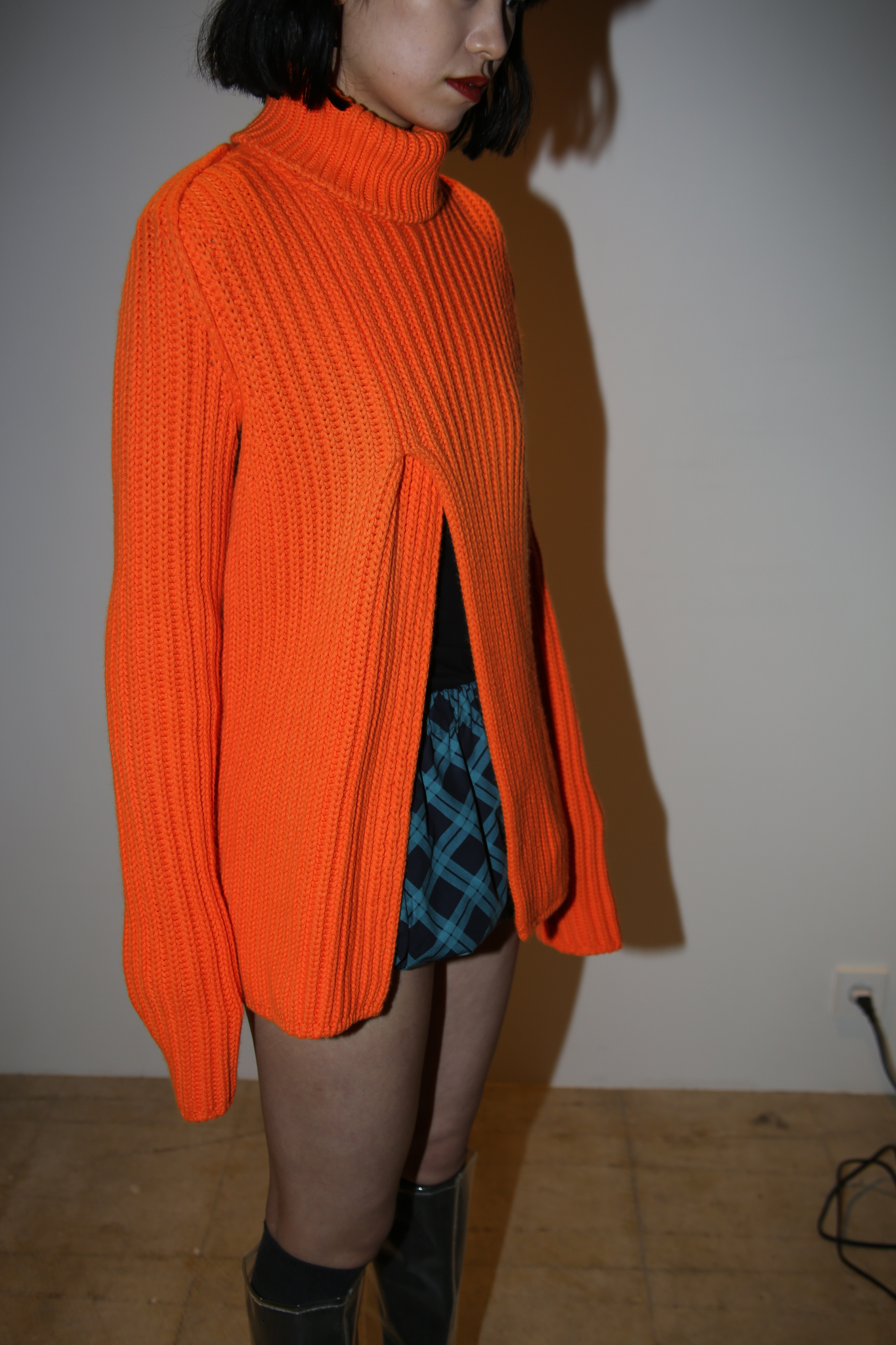 LOUIS VUITTON / CASHMERE CHUNKY SWEATER WITH SLIT AND HOLE