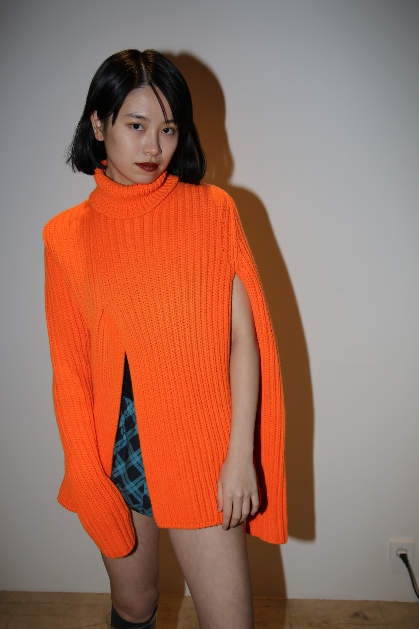 LOUIS VUITTON / CASHMERE CHUNKY SWEATER WITH SLIT AND HOLE