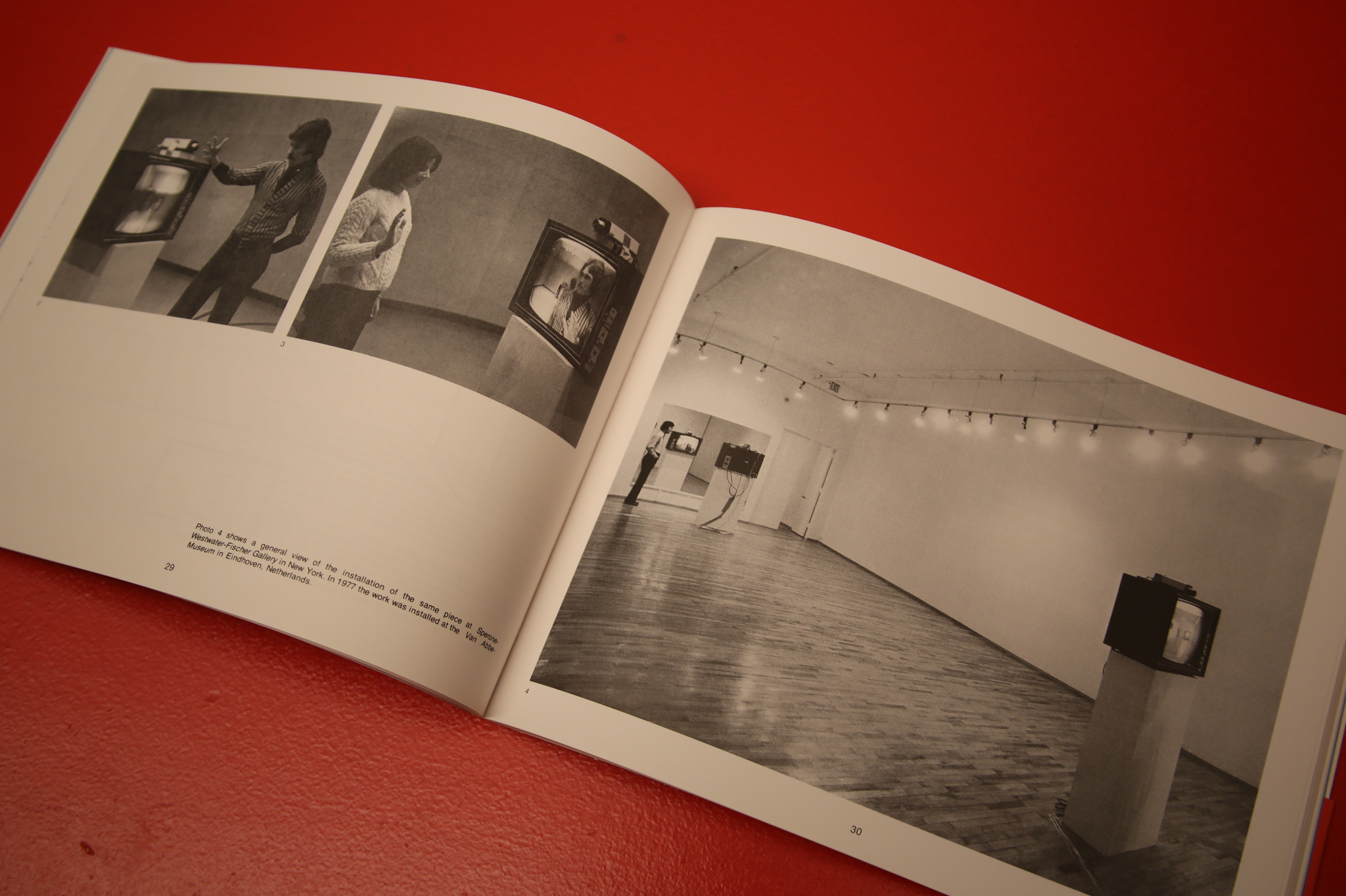 Dan Graham / VIDEO ARCHITECTURE TELEVISION : WRITINGS ON VIDEO AND VIDEO WORKS 1970 - 1978 [REPRINTED EDITION]