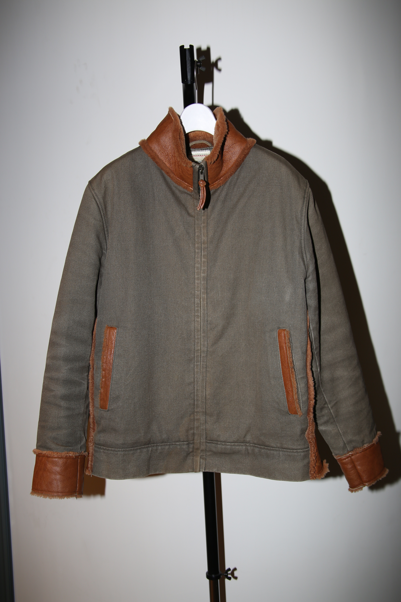 1990 VINTAGE / SWITCHING SHEEP SKIN PADDED DUCK JACKET IN OLIVE