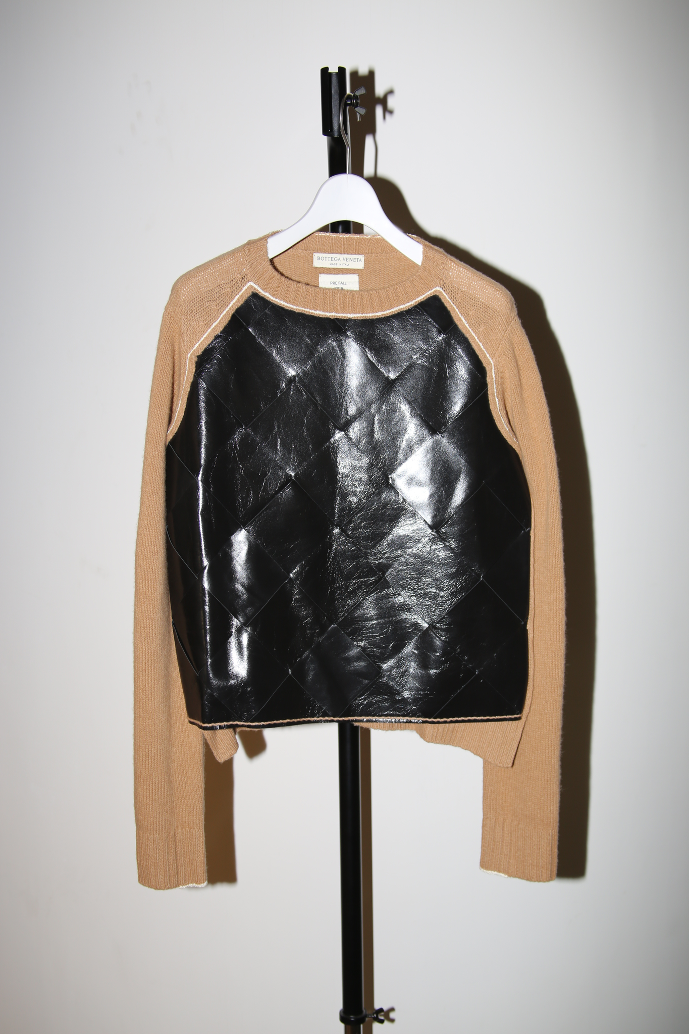 2019 BOTTEGA VENETA / LEATHER INTRECCIATO WOOL SWEATER IN CAMEL