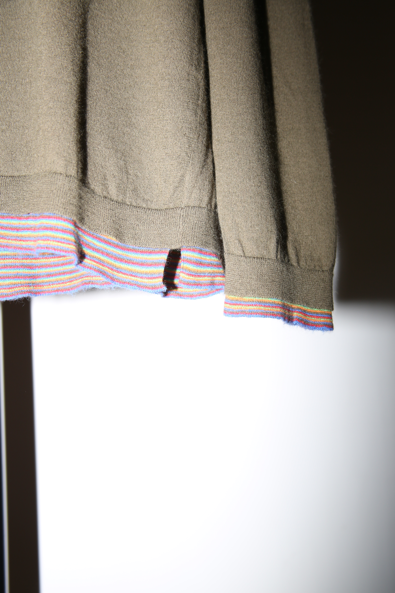 2000 HERMES / CREW NECK CASHMERE SWEATER WITH RAINBOW LINE