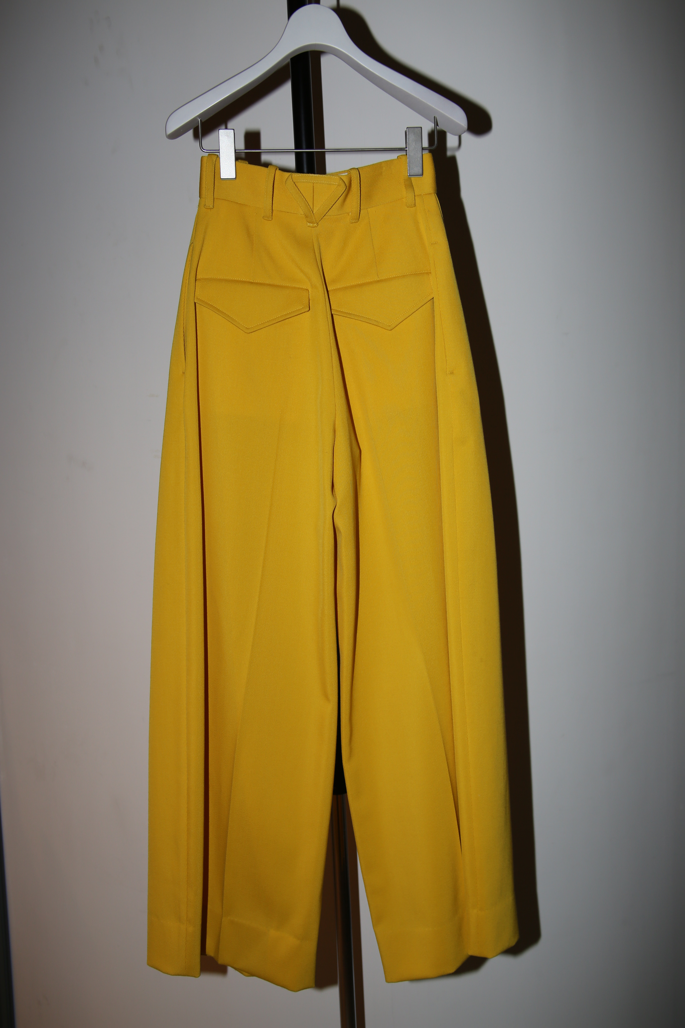 2021 BOTTEGA VENETA / DEEP PLEATED WIDE LEG TROUSER IN YELLOW