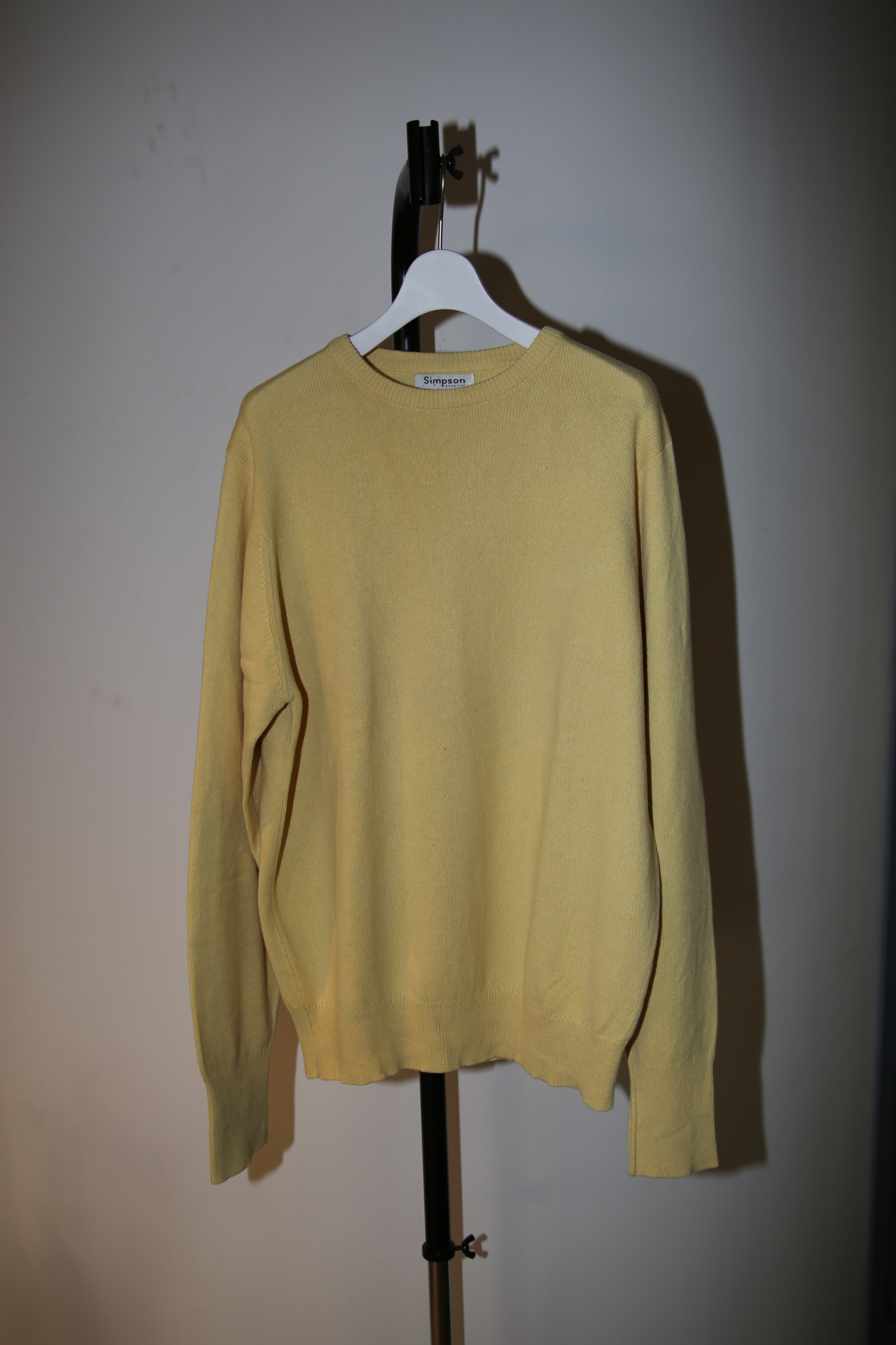 1970 SIMPSON / CASHMERE CREW NECK SWEATER IN LEMON