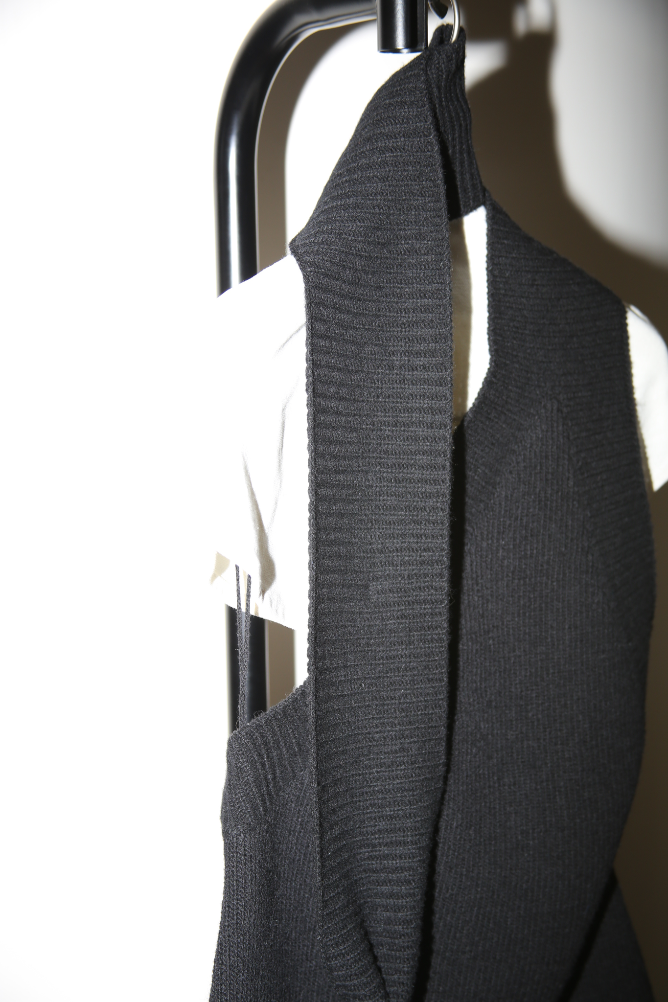 2021 BOTTEGA VENETA / ONE SHOULDER WOOL KNIT HOLTER VEST WITH FRINGE