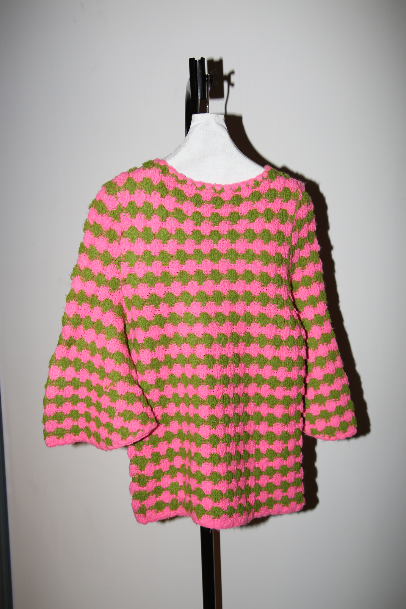 1960 VINTAGE / ZIG ZAG HAND KNIT SWEATER WITH BELL SLEEVES