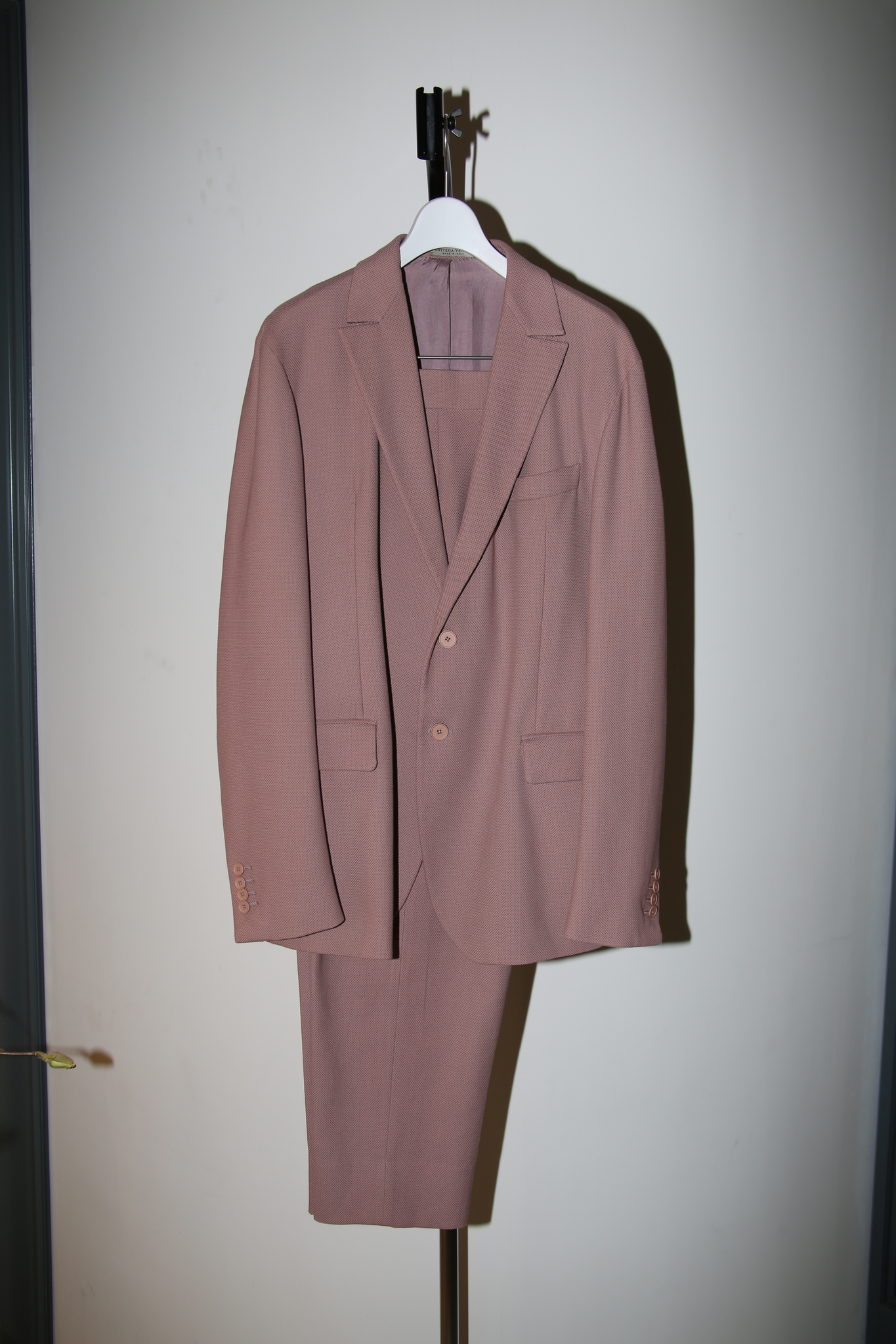 2019 BOTTEGA VENETA / SUMMER TAILORED SUITS IN DUSTY PINK : DEADSTOCK