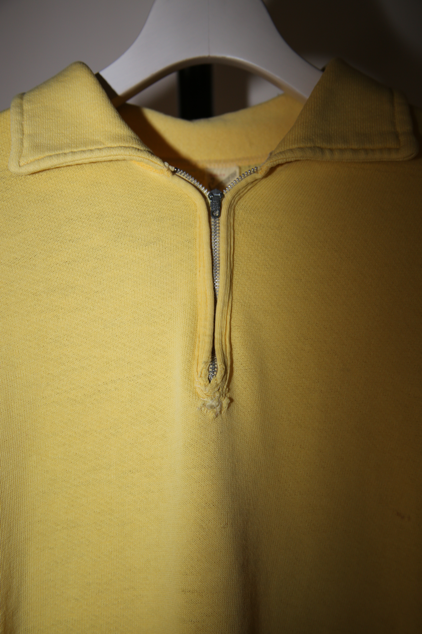 1960 VINTAGE / HALF ZIP SWEAT POLO IN LEMON - SIZE XL
