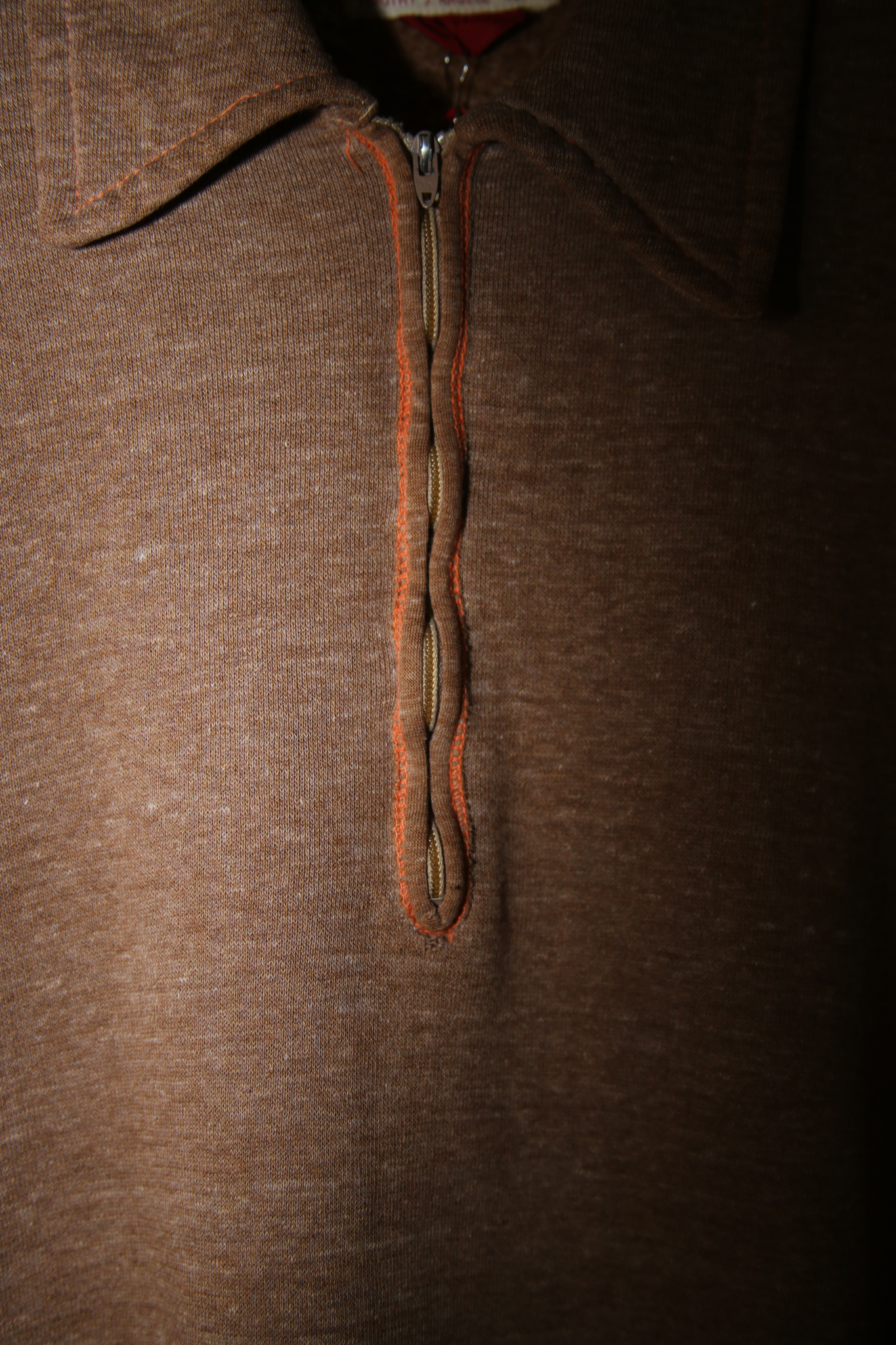 1970 VINTAGE / HALF ZIP SWEAT POLO IN BROWN - SIZE ABOUT M