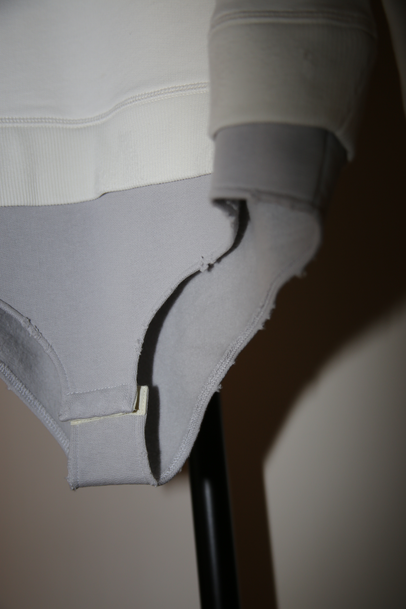 JULIE KEGELS / JO-CRISPY SWEAT BODY IN OFF WHITE
