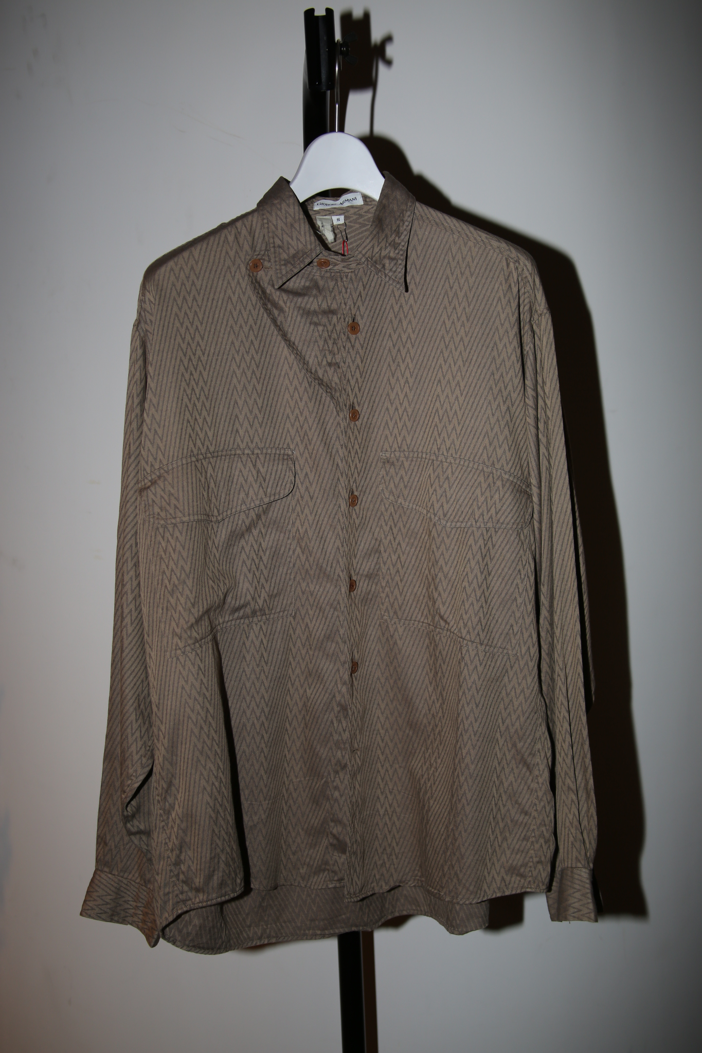 1980 GIORGIO ARMANI / TIN STRAP DESIGNED SHIRT IN COTTON HERRINGBORNE