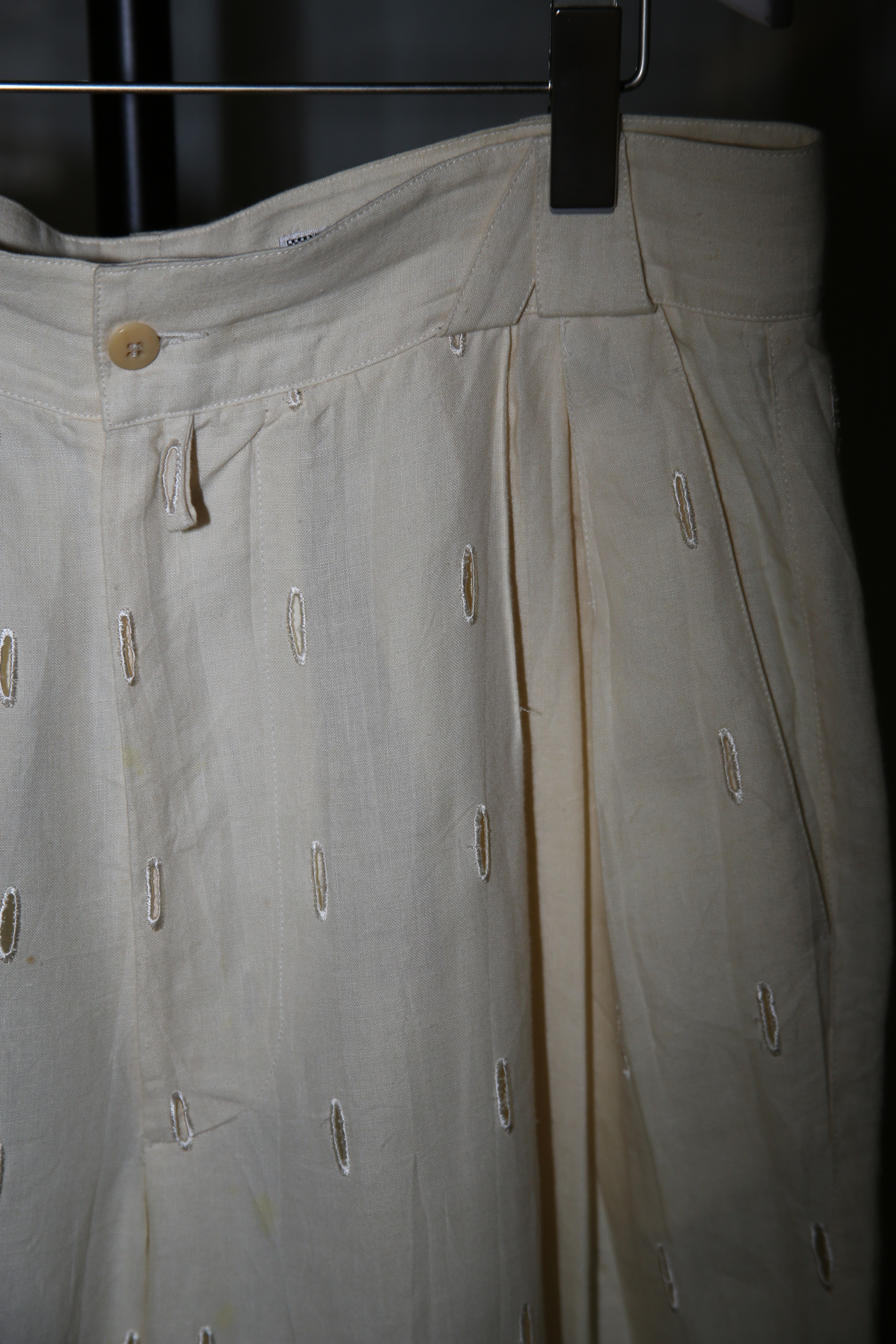 1980 GIANNI VERSACE / LINEN SIGNATURE TROUSER WITH BUTTON HOLE EYELET