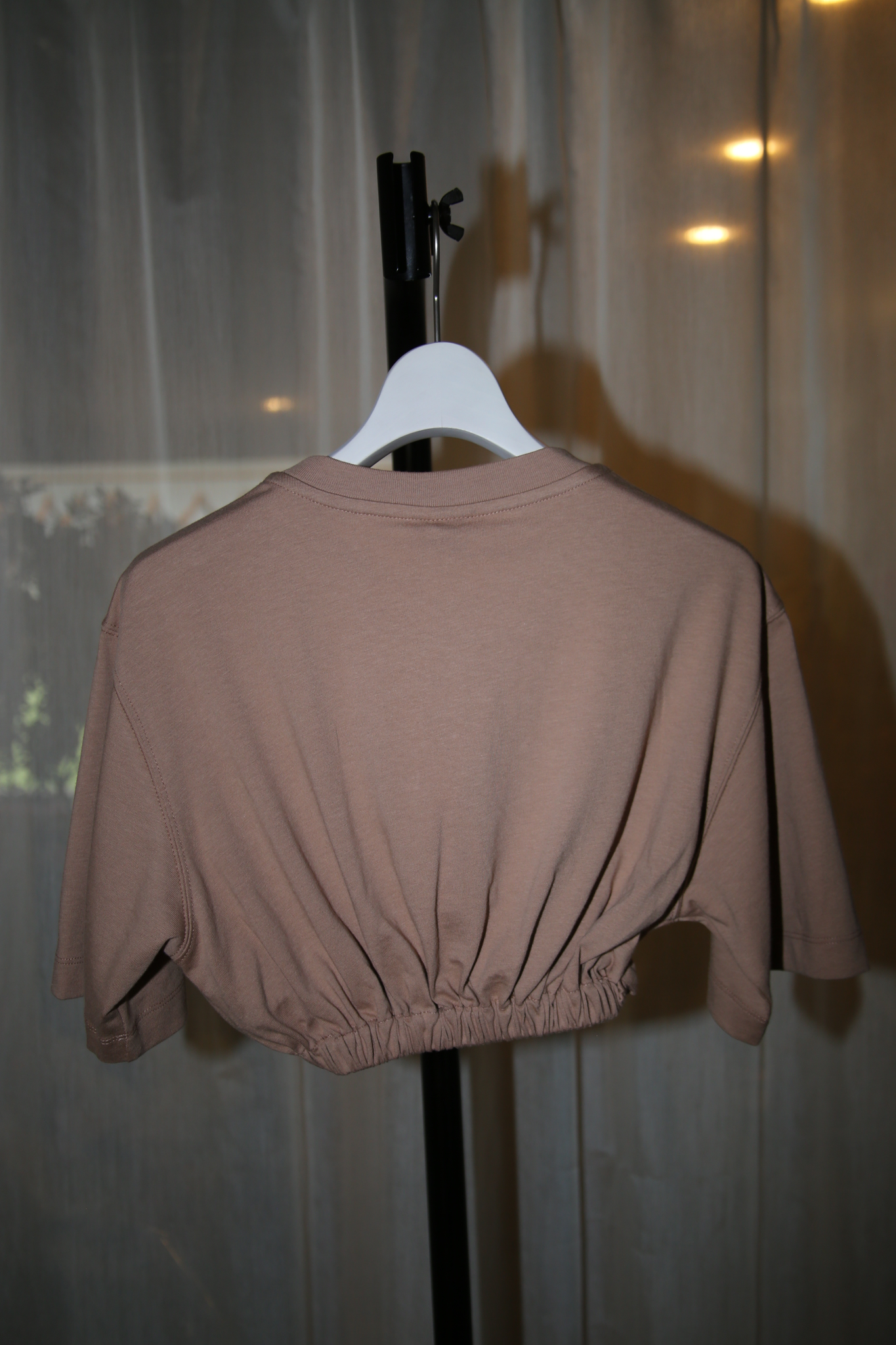 MERYLL ROGGE / ROLLED UP T-SHIRT IN DARK BROWN