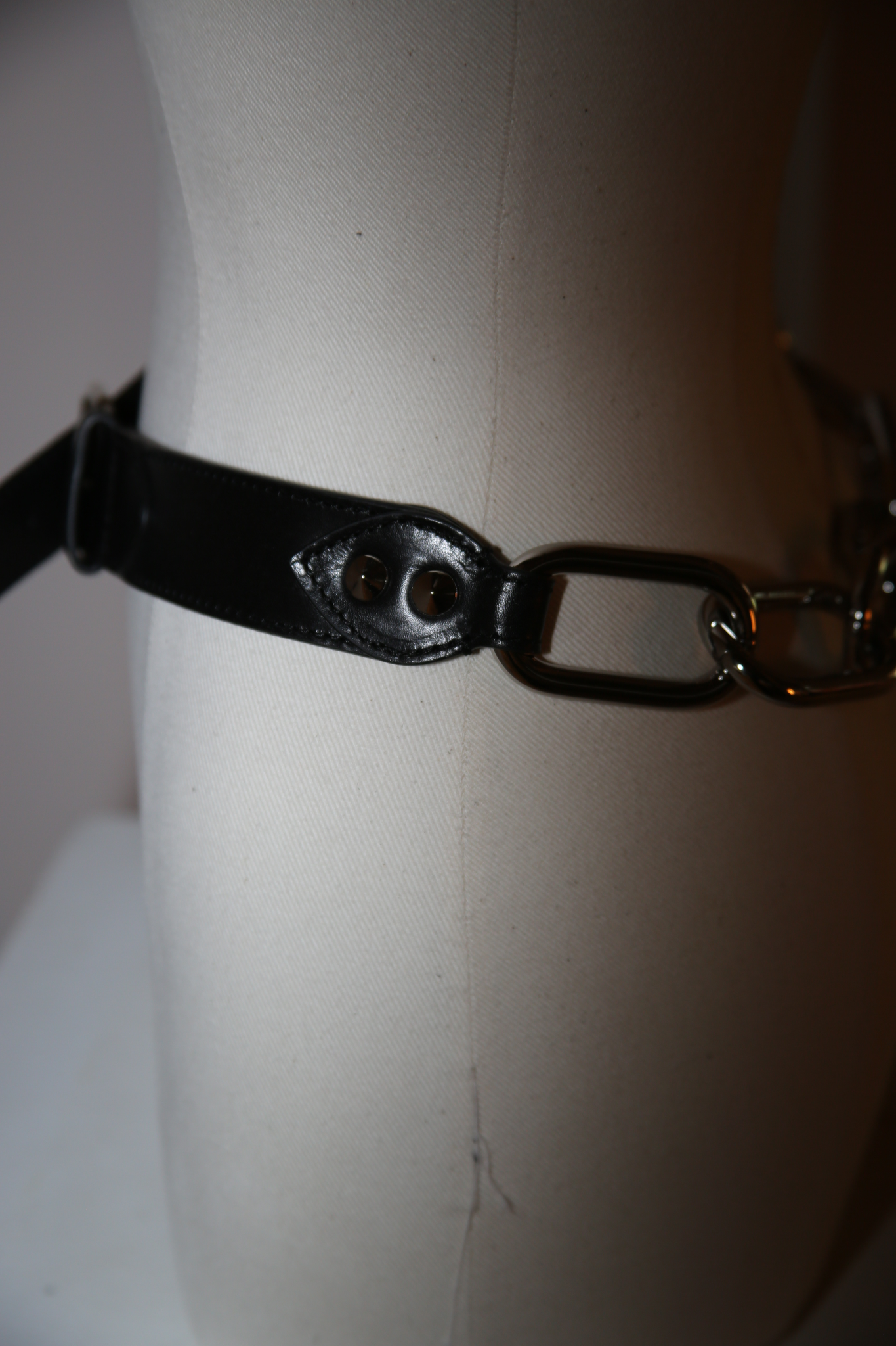 26ss Meryll Rogge ブラックベルト L MERYLL ROGGE / DOUBLE TIP BELT WITH CHAIN IN BLACK – fernweh