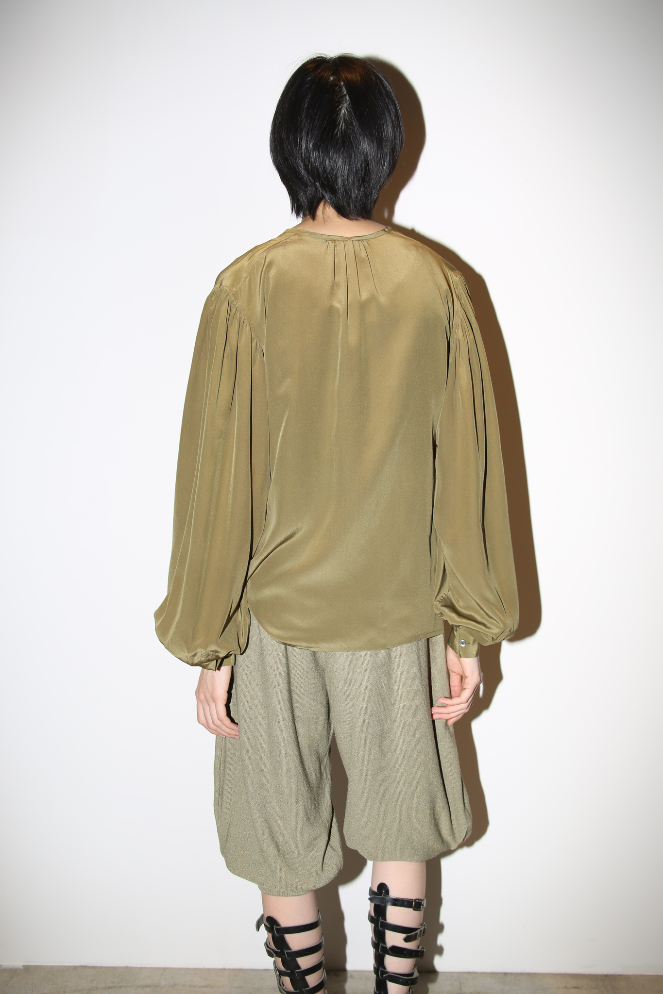 1970 YVESSAINTLAURENT / SILK SKIPPER BLOUSE WITH BALLOON SLEEVE