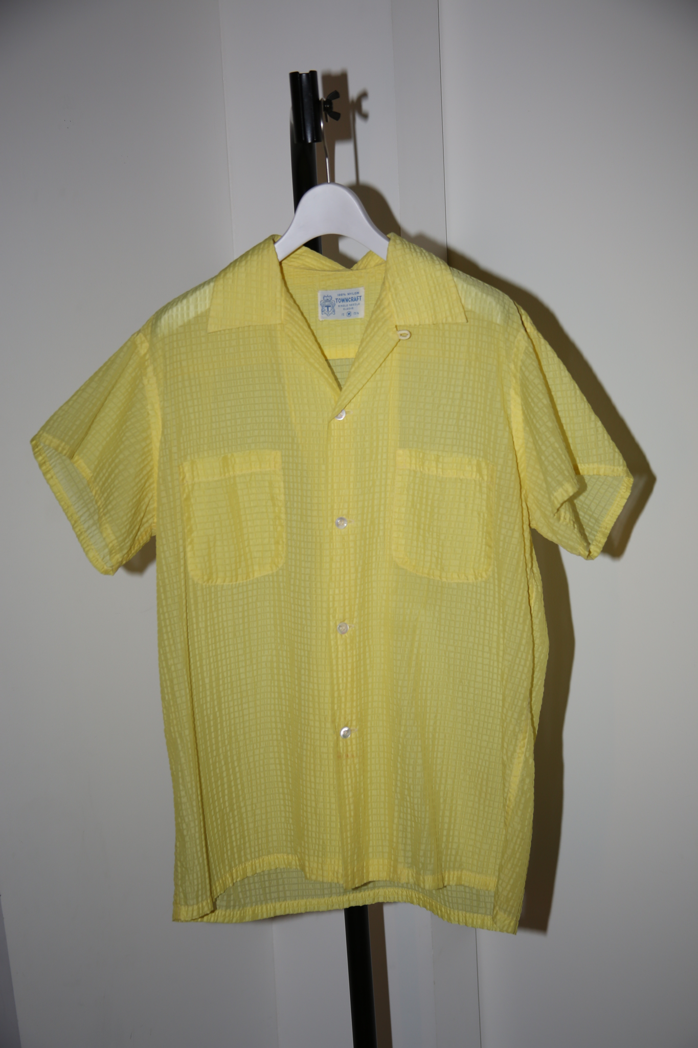 1950 VINTAGE / NYON SEERSUCKER OPEN COLLAR SHIRT IN YELLOW
