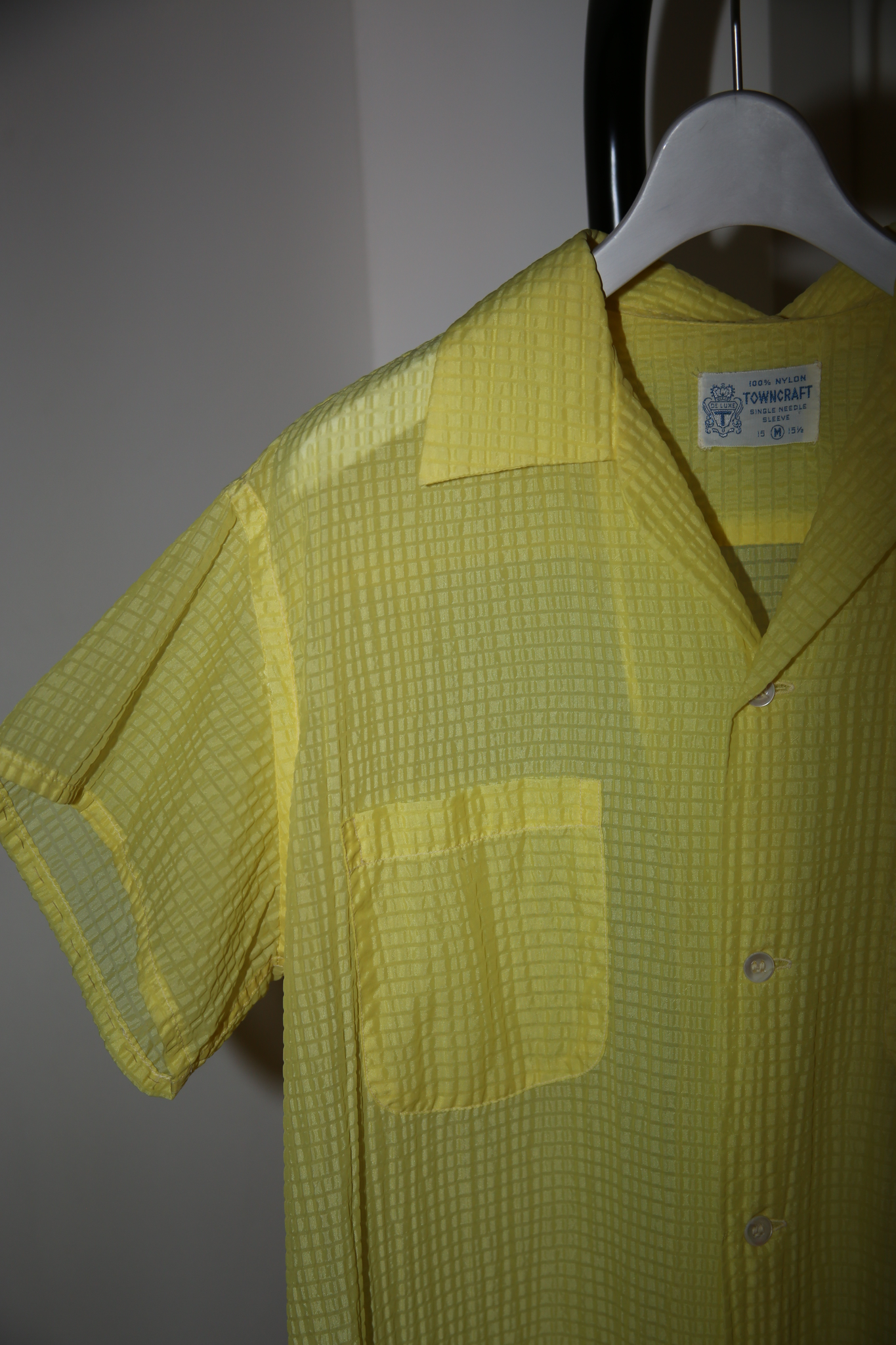 1950 VINTAGE / NYON SEERSUCKER OPEN COLLAR SHIRT IN YELLOW