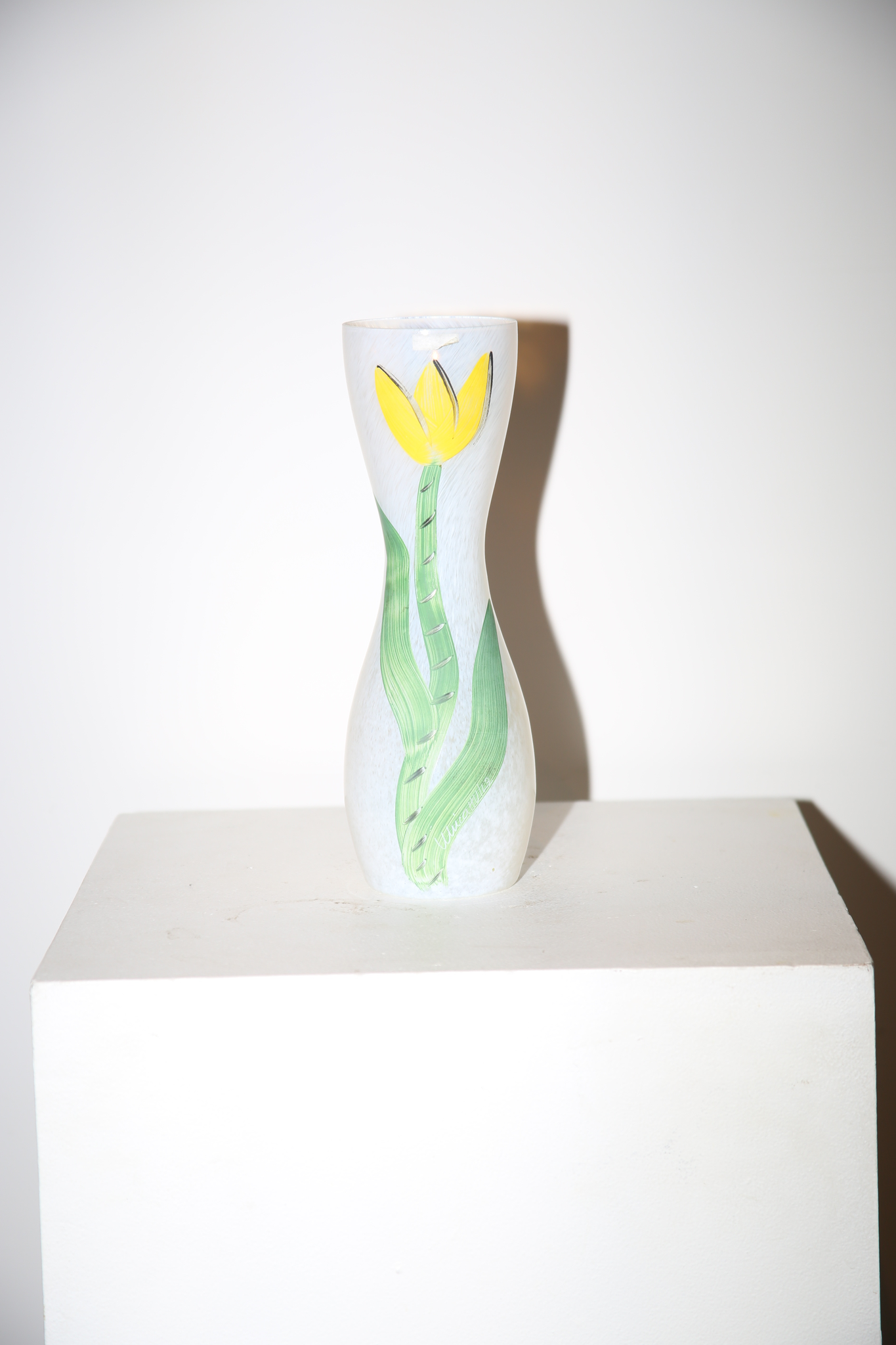 KOSTA BODA / GLASS VASE WITH HAND PAINT TULIP