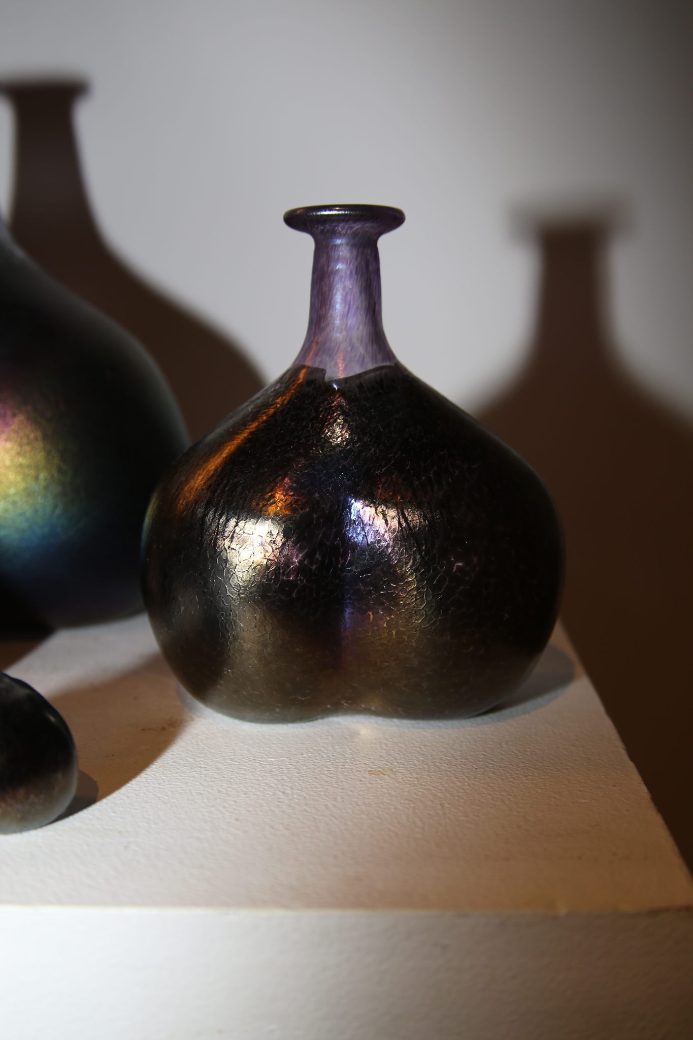 KOSTA BODA / GLASS VASE IN DEEP PURPLE : XS-L